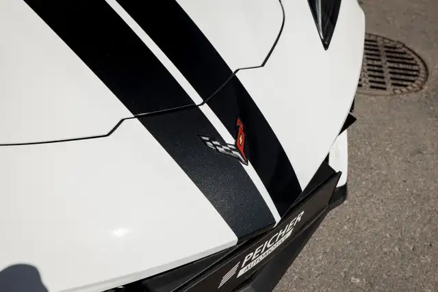 Chevrolet Corvette view 11