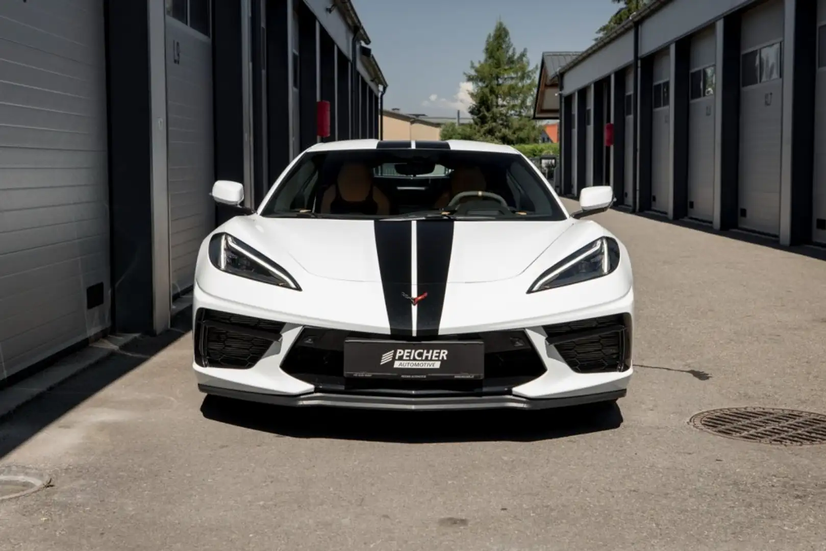 Chevrolet Corvette C8 Stingray Coupe 6,2 L V8 AT RWD Weiß - 2
