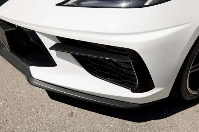 Chevrolet Corvette view 9