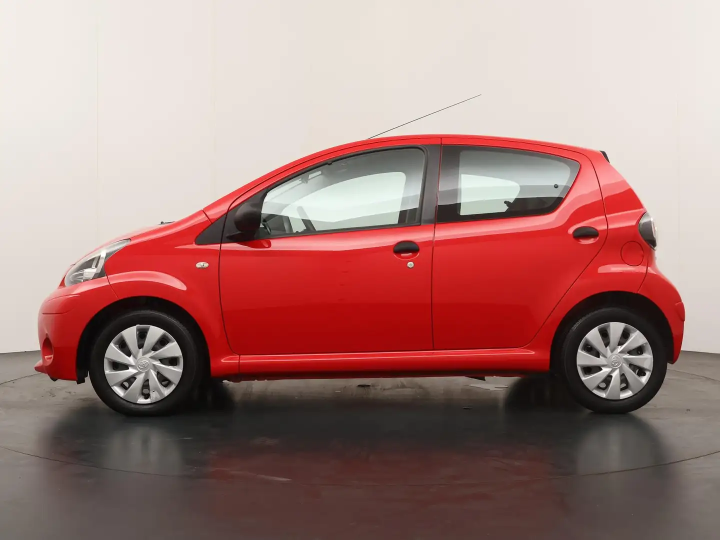 Toyota Aygo 1.0 VVT-i Comfort - Airconditioning - Elektrische Rojo - 2