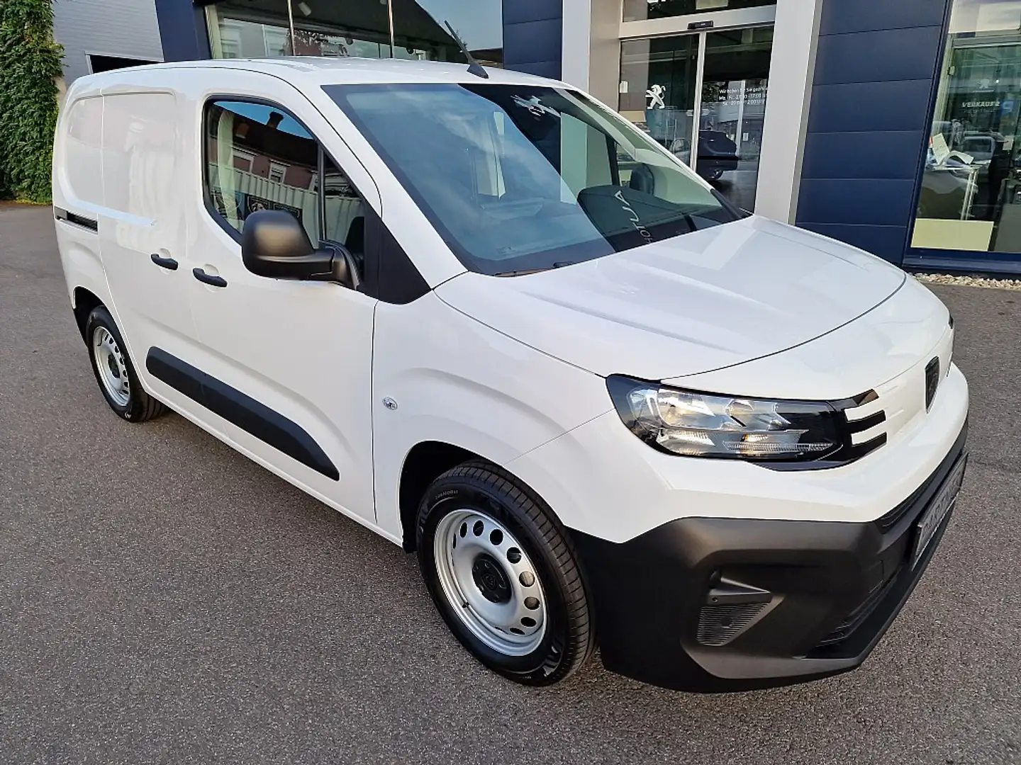 Peugeot Partner Partner Standard L1 BlueHDi 130 S&S erh. Nutlas... Weiß - 1