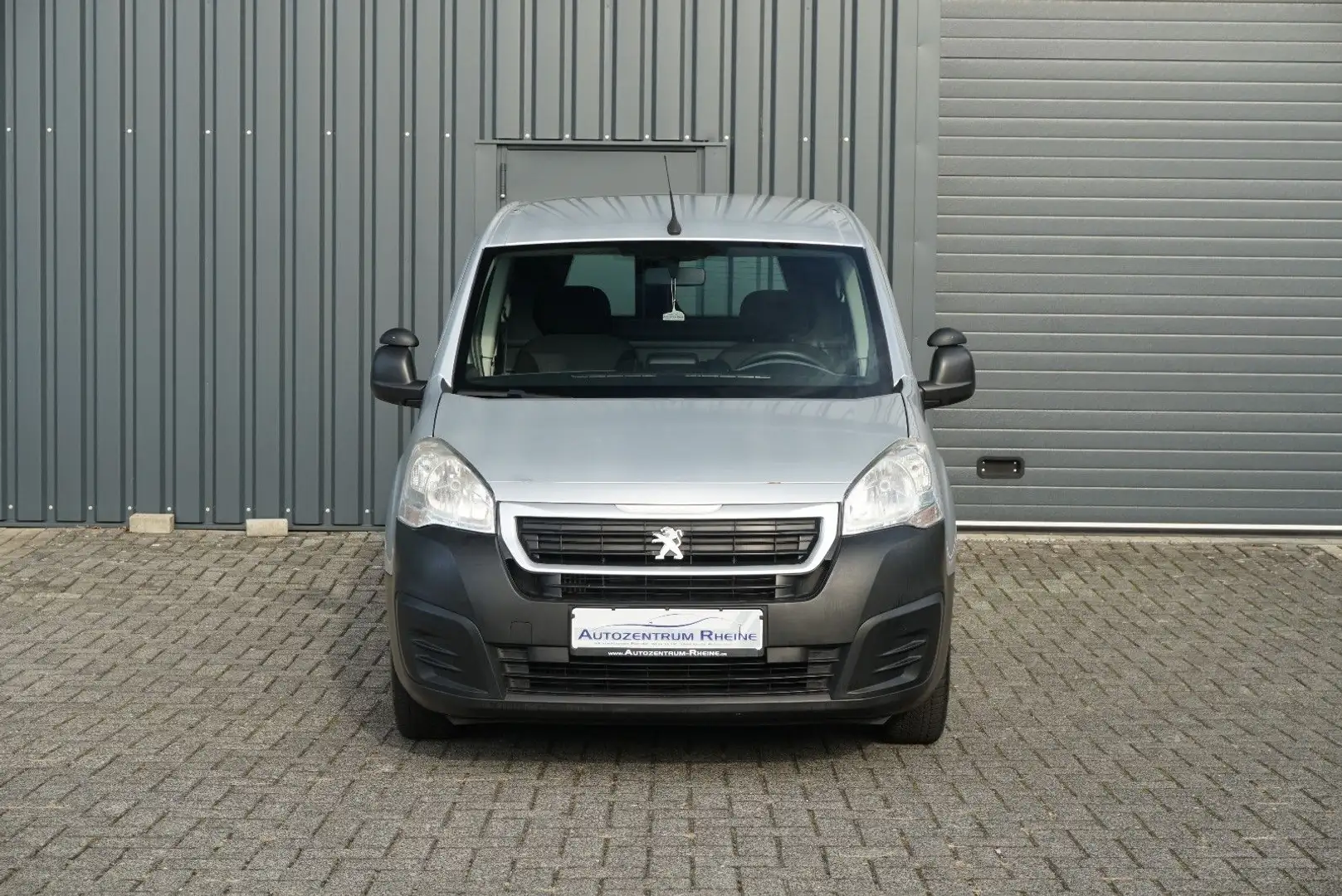 Peugeot Partner Premium PDC NAVI Silber - 2