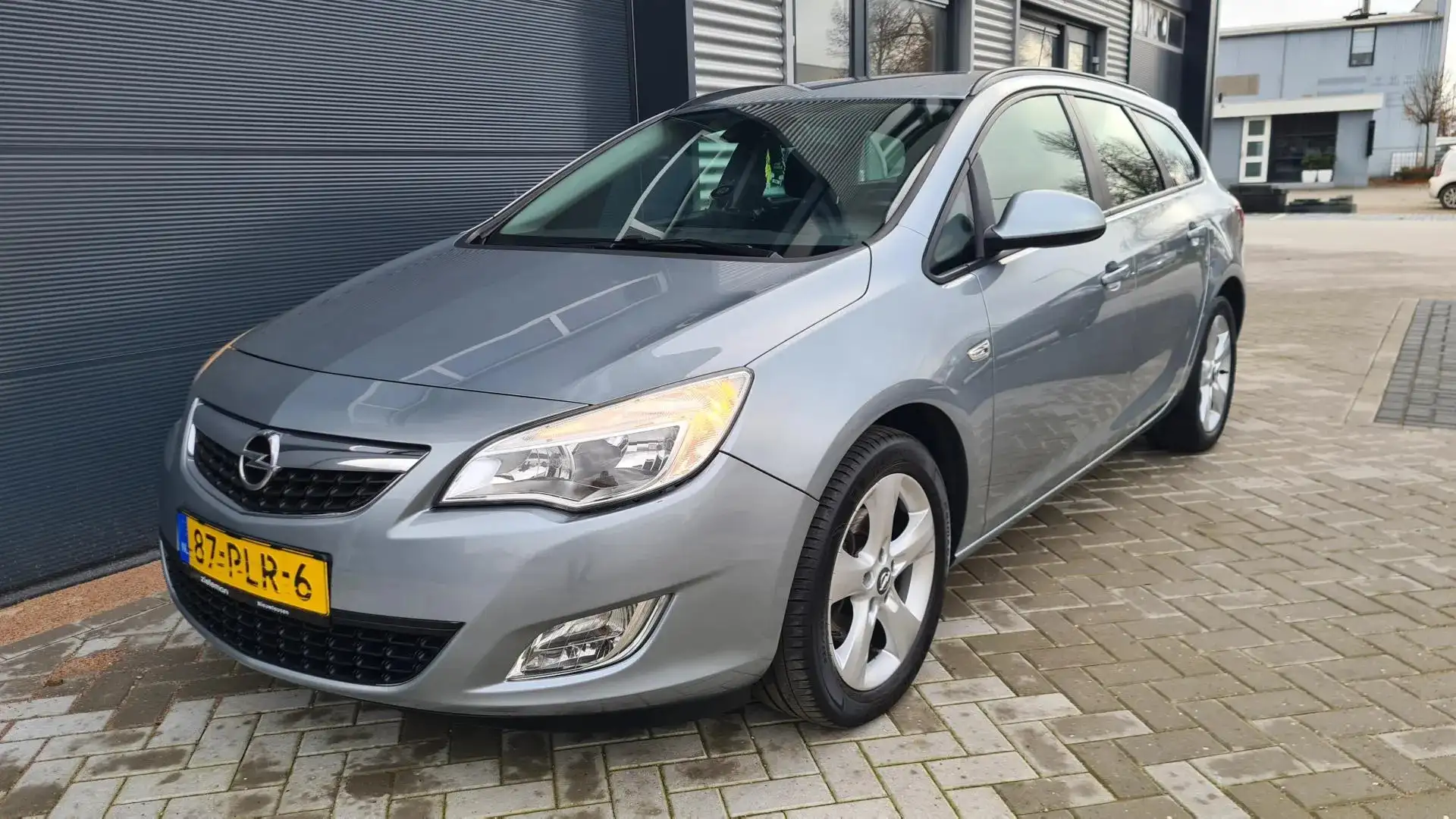 Opel Astra Sports Tourer 1.7 CDTi Edition Grijs - 1
