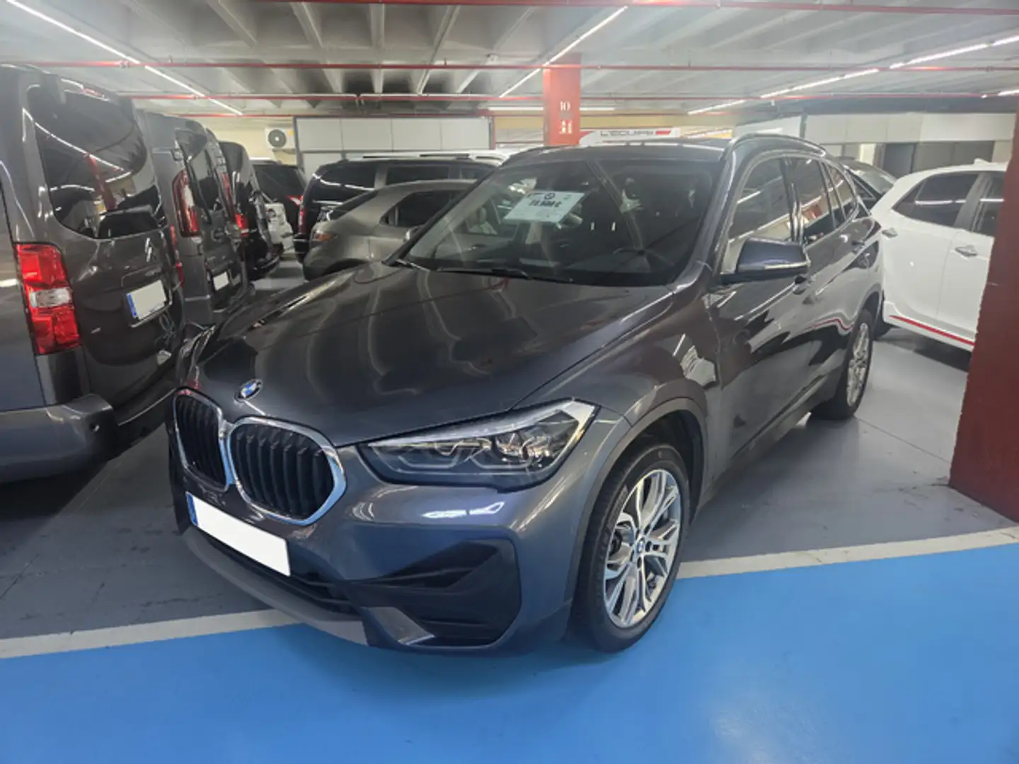 BMW X1 sDrive 18iA Gris - 2