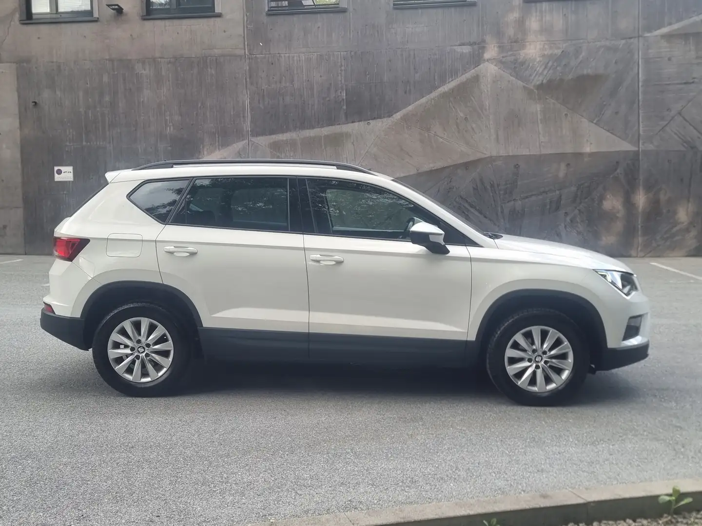 SEAT Ateca Reference 1.0TSI //ALU//PARKS//SHZ// Weiß - 2