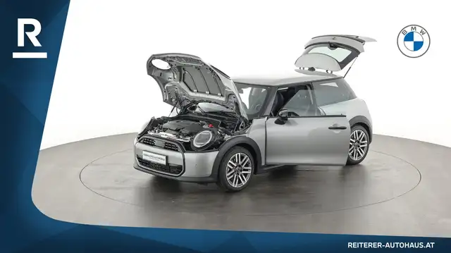 Mini Hatch view 9