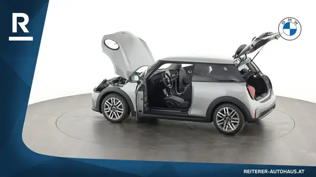 Mini Hatch view 10