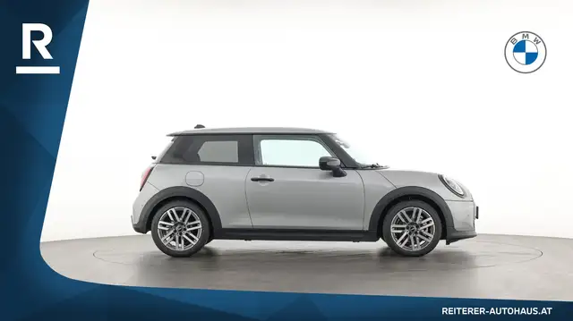 Mini Hatch view 7