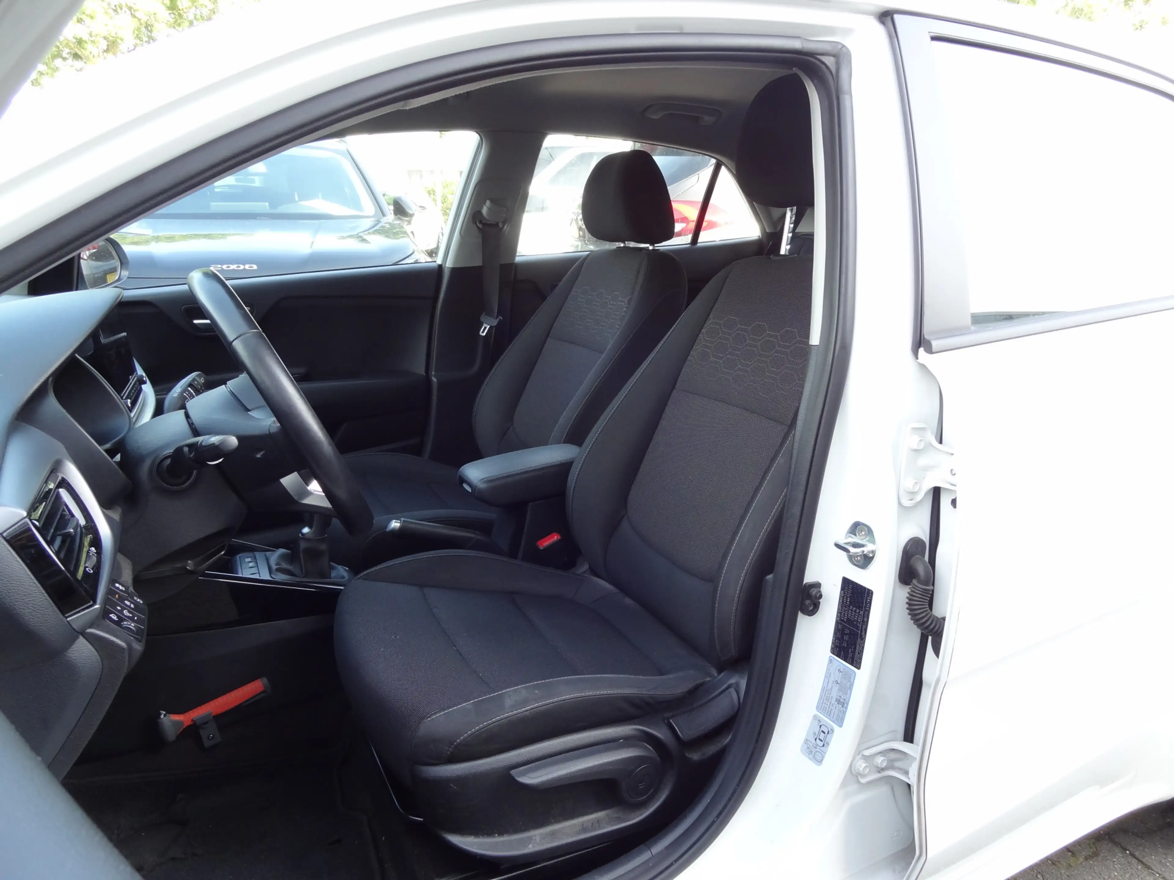 Kia Rio 1.0 T-GDi MHEV DynamicLine — photo 6