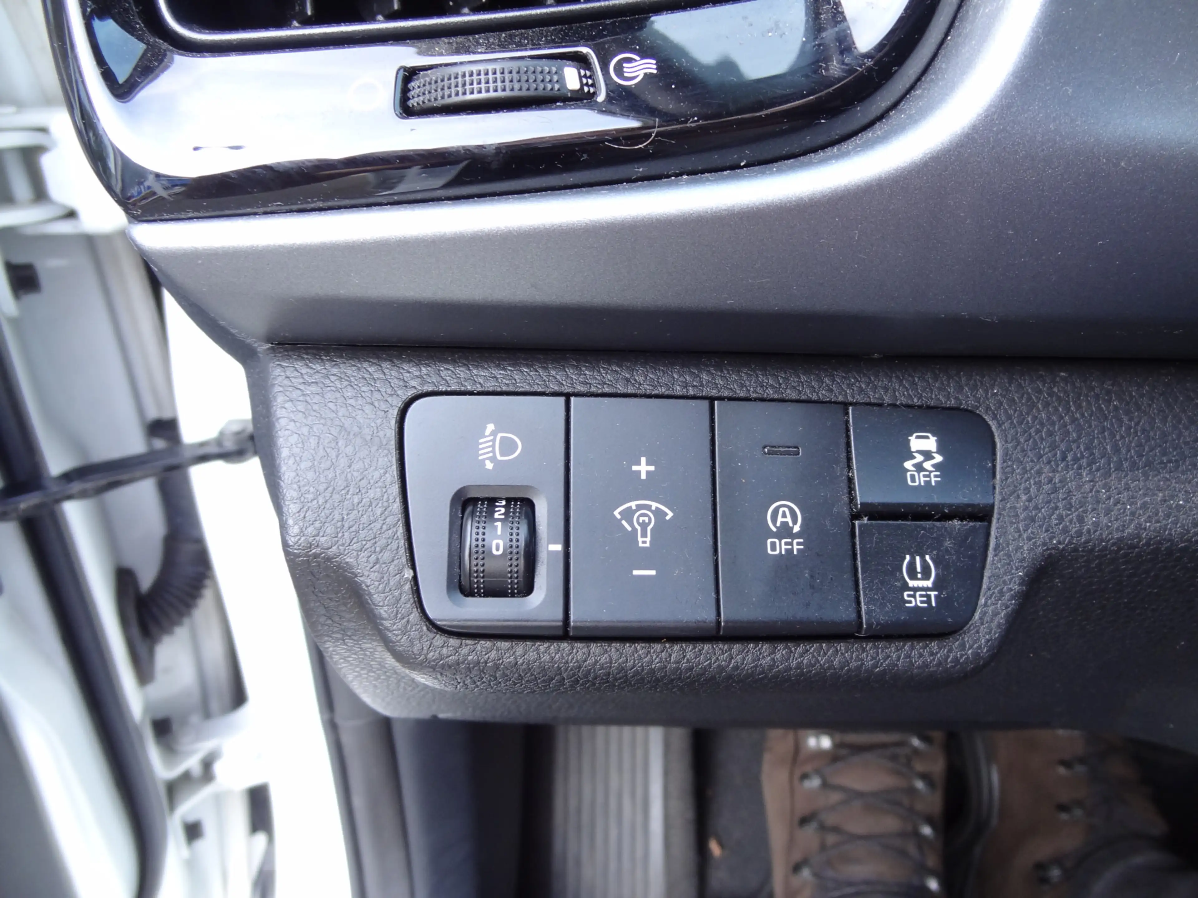 Kia Rio 1.0 T-GDi MHEV DynamicLine — photo 15