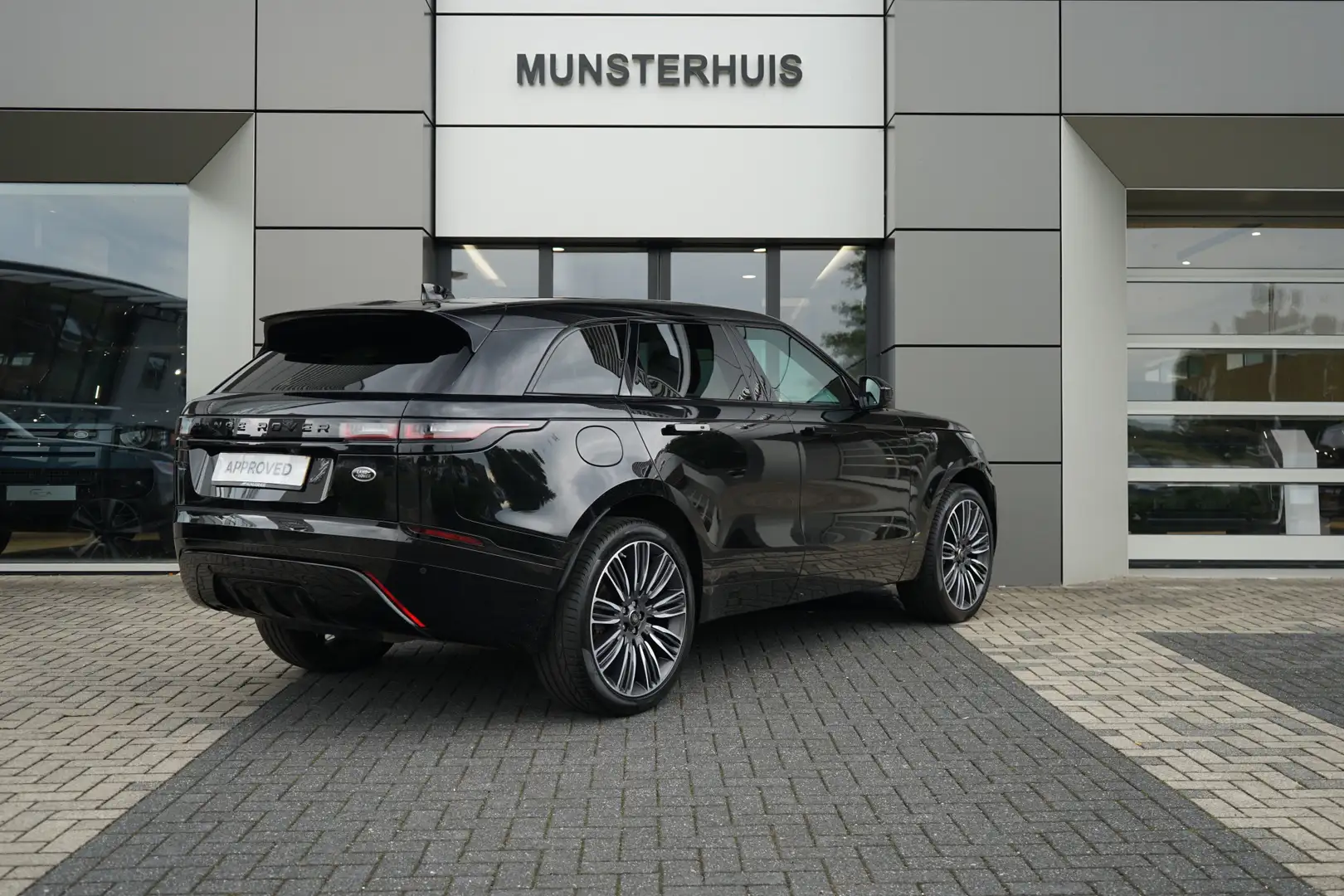 Land Rover Range Rover Velar P250 AWD R-Dynamic Carbon Edition | Schuif/Kantel Zwart - 2