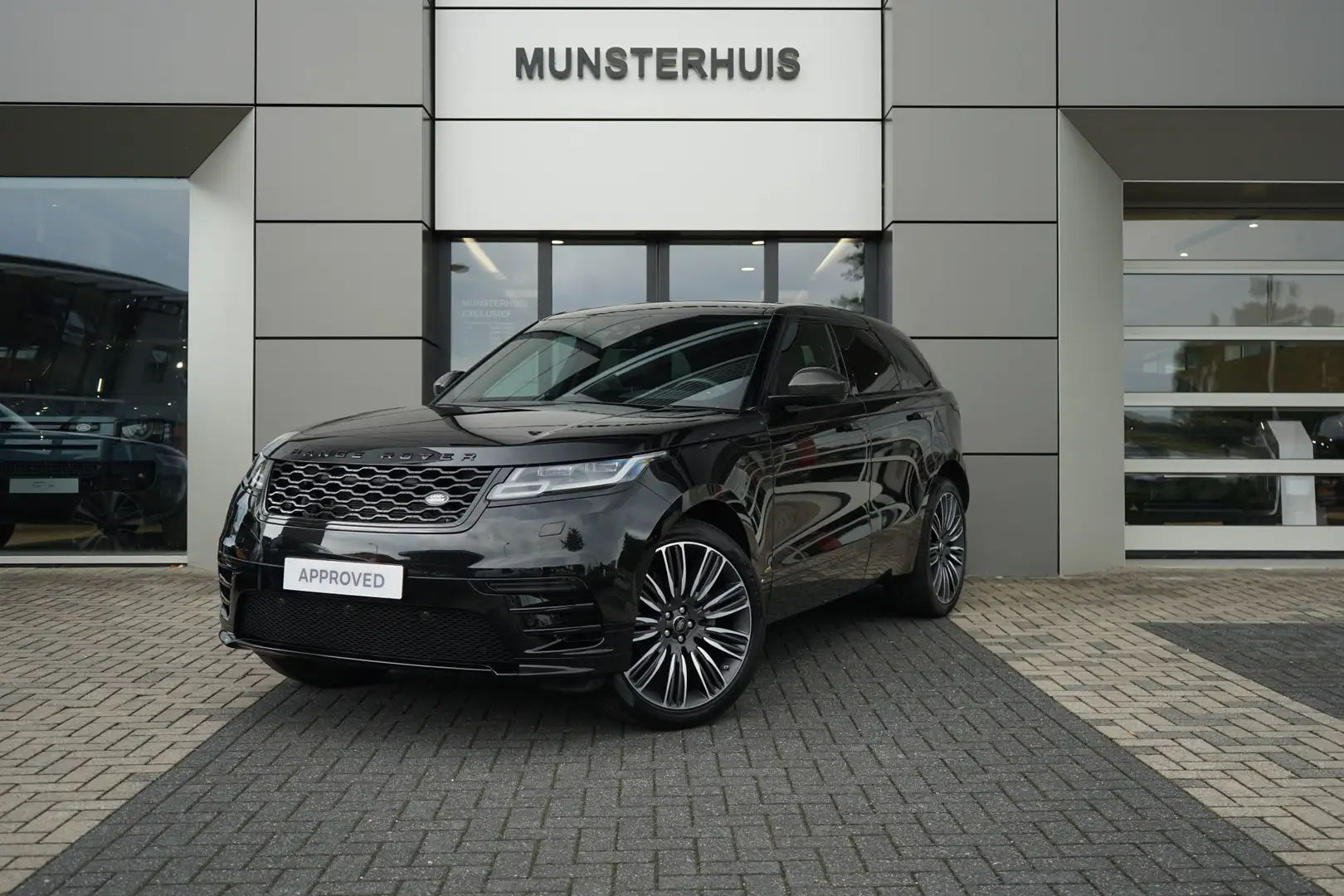 Land Rover Range Rover Velar P250 AWD R-Dynamic Carbon Edition | Schuif/Kantel Zwart - 1