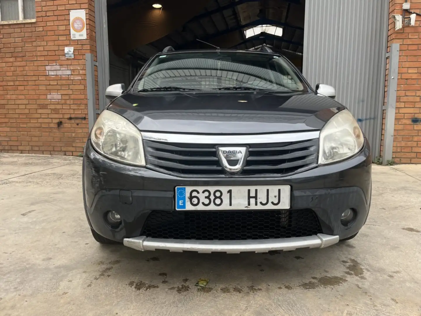 Dacia Sandero 1.6 Stepway Gris - 2