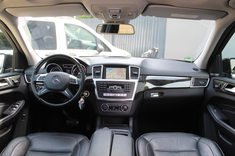 Mercedes-Benz ML 350 BlueTEC 4MATIC 7-G WEBASTO LED 360° PANO — photo 11