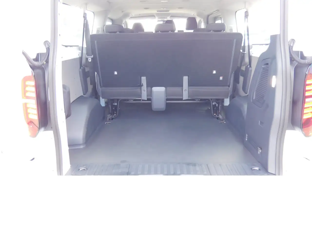 Volkswagen T7 Transporter VW T7 9 Sitze Elktro Navi Klima, миниатюра 6