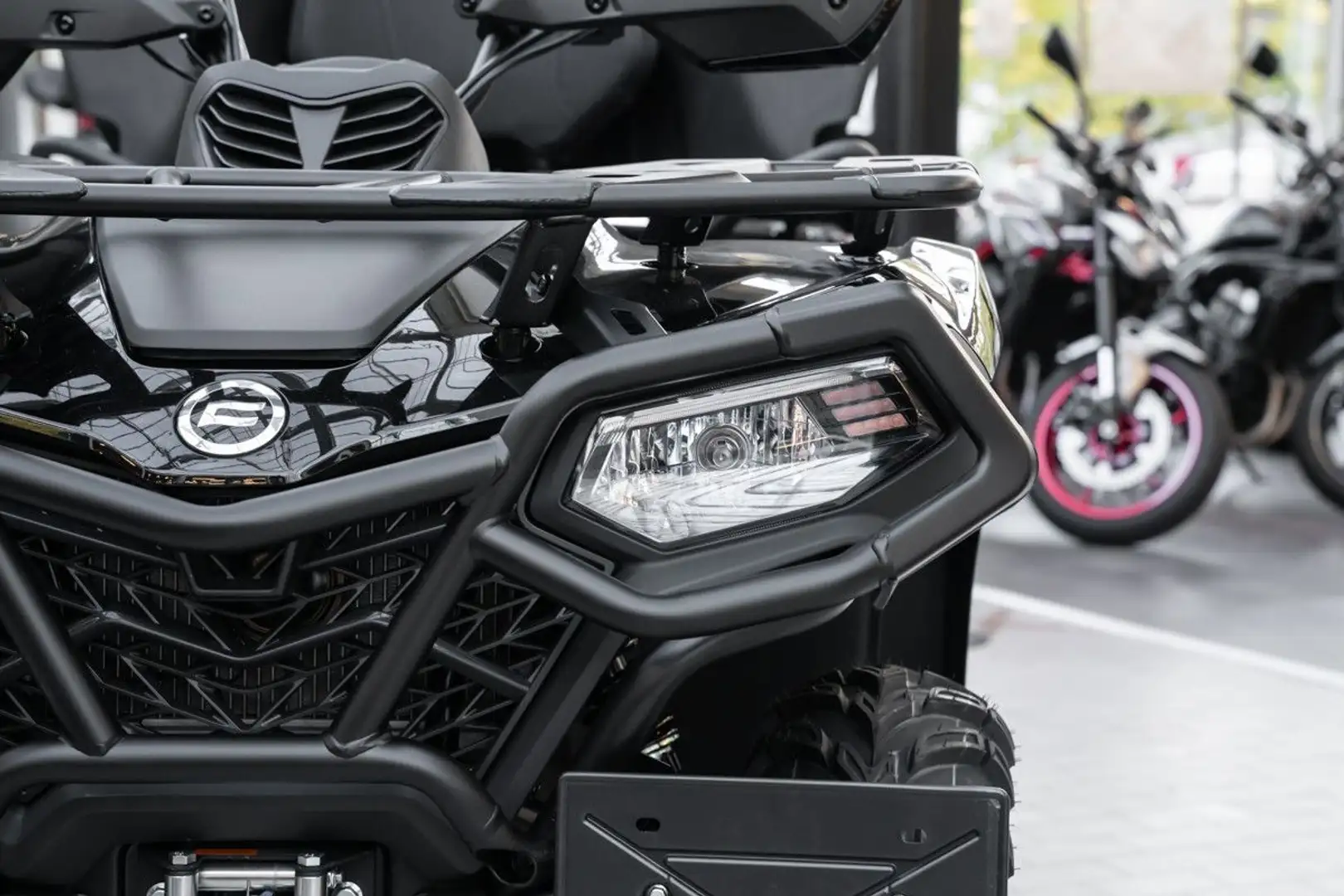 CFMOTO CForce 450 L ABS, inkl. Koffer + Bumper Negro - 2