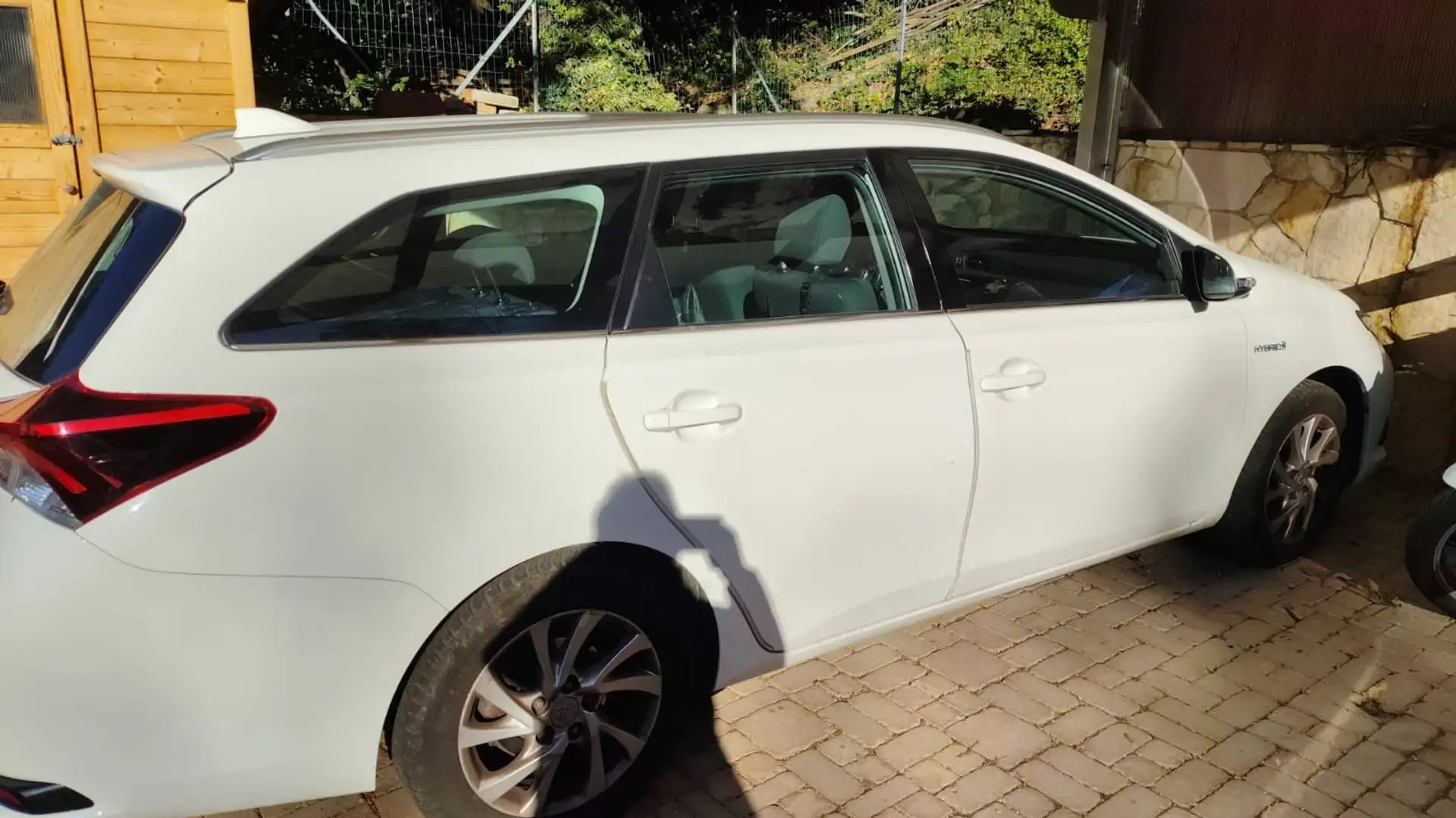 Toyota Auris Auris Touring Sports Touring  1.8 Active hibrid Bianco - 2