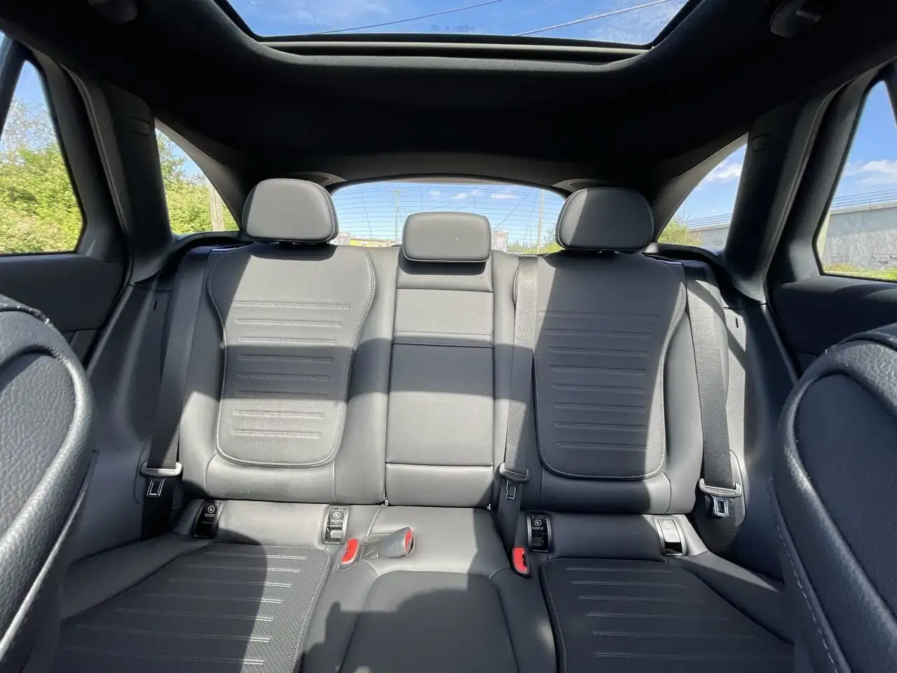 Mercedes-Benz GLC снимка Mercedes-Benz GLC