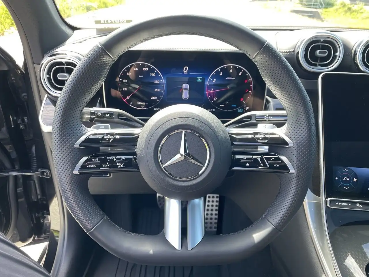 Mercedes-Benz GLC снимка Mercedes-Benz GLC