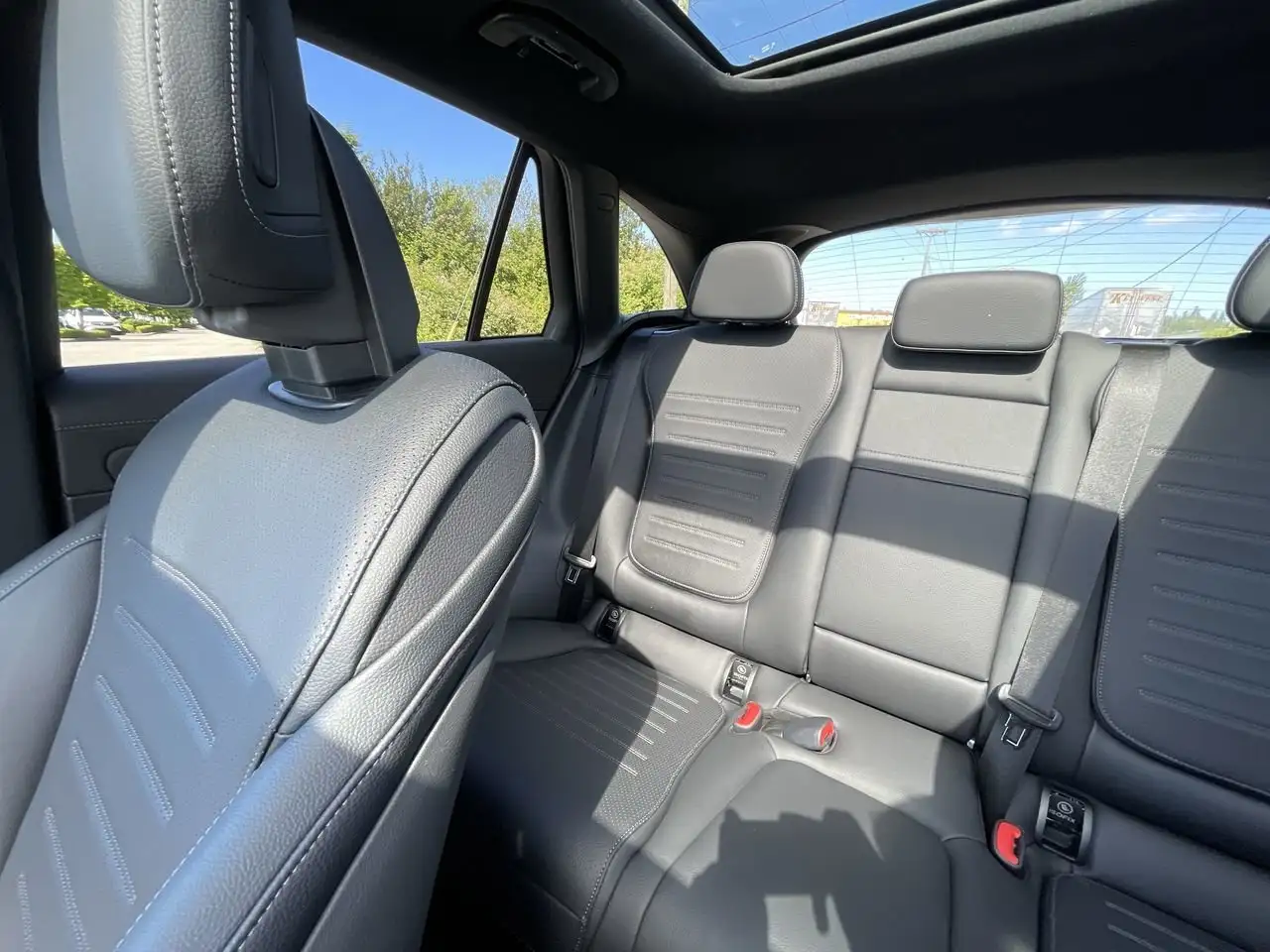 Mercedes-Benz GLC снимка Mercedes-Benz GLC