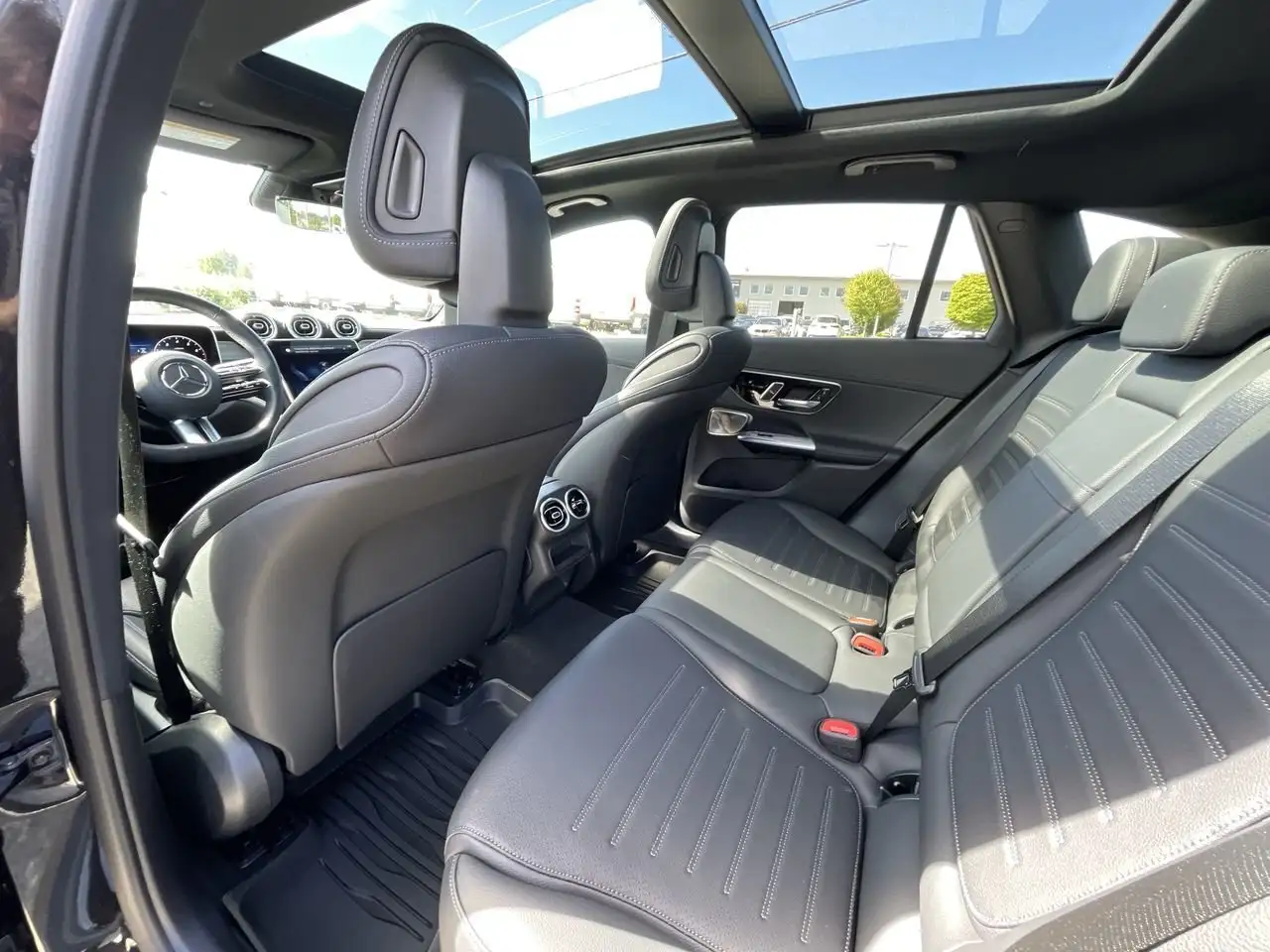 Mercedes-Benz GLC снимка Mercedes-Benz GLC