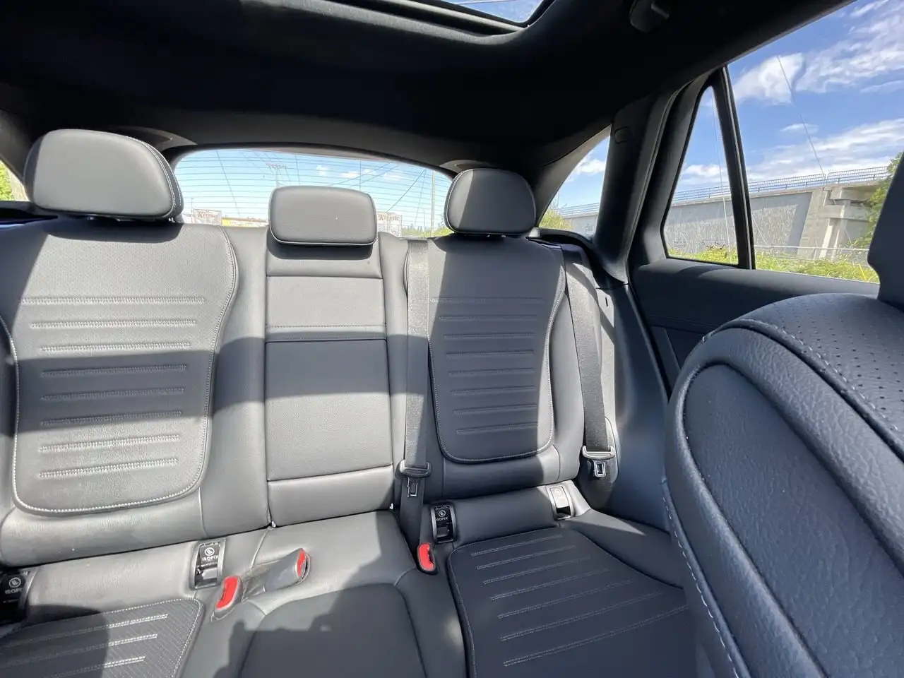 Mercedes-Benz GLC снимка Mercedes-Benz GLC