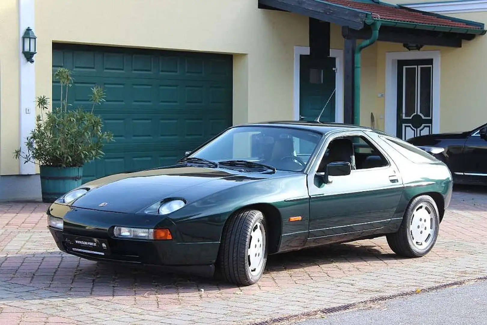 Porsche 928 GT mit Schaltgetriebe Verde - 1