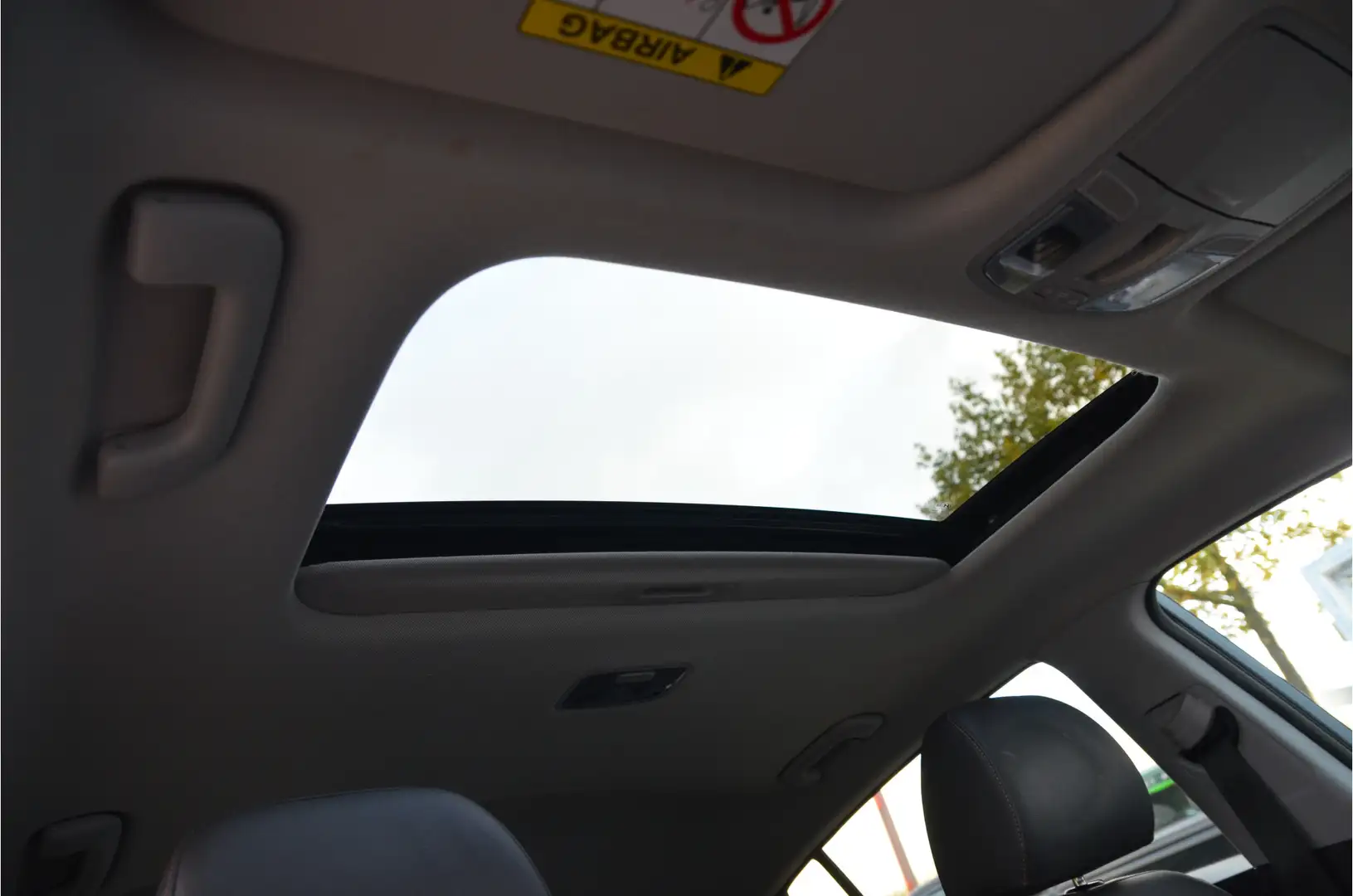 Hyundai IONIQ Premium EV Pano, Apple Carplay/Android Auto Grijs - 2