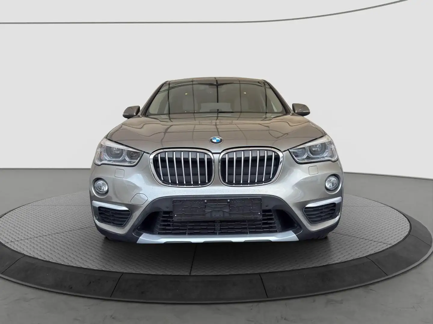 BMW X1 x1 xDrive 25 i xLine Leder*HuD*Pano*HarmanKardon Argent - 2