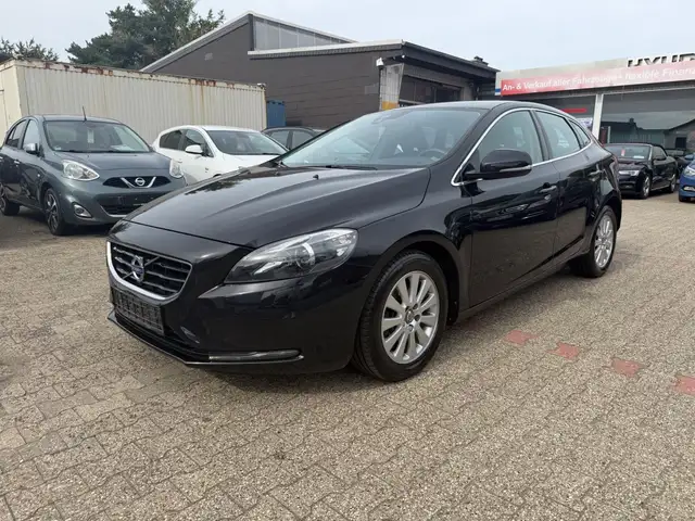 Volvo V40 Momentum AUTOM XENON NAVI KAMERA