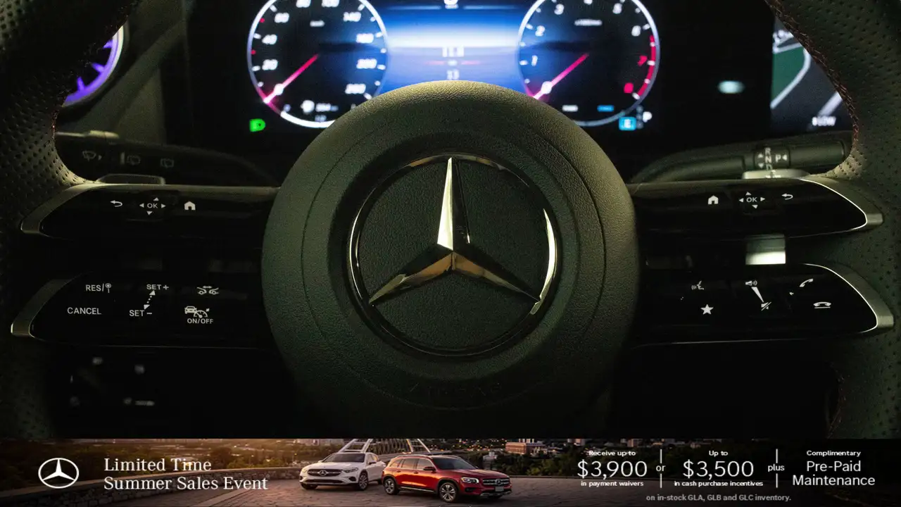 Mercedes-Benz GLA снимка Mercedes-Benz GLA