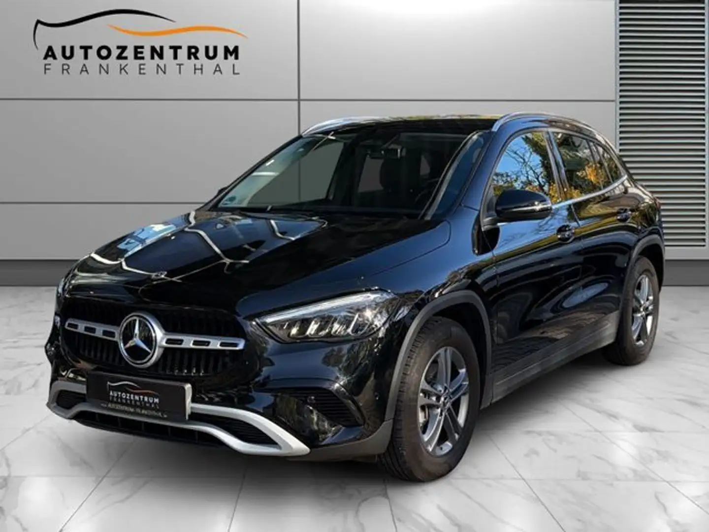 Mercedes-Benz GLA 200 GLA -Klasse 200 LED Navi Kamera Advanced Noir - 1