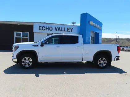 White 2025 GMC Sierra 1500 SLE Crew Cab 4WD Pickup Truck Four-Wheel Drive 8-Speed Automatic