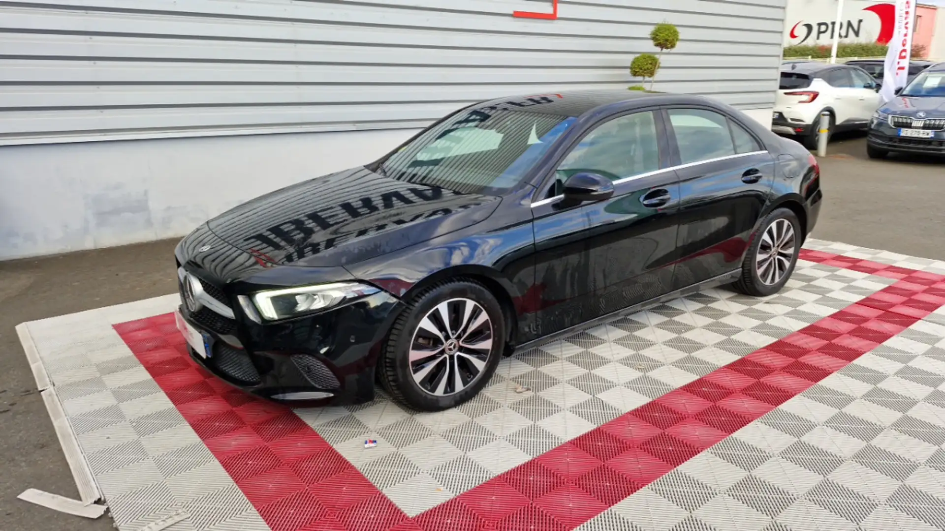 Mercedes-Benz A 180 Berline 180 D 8G-DCT STYLE LINE Noir - 2