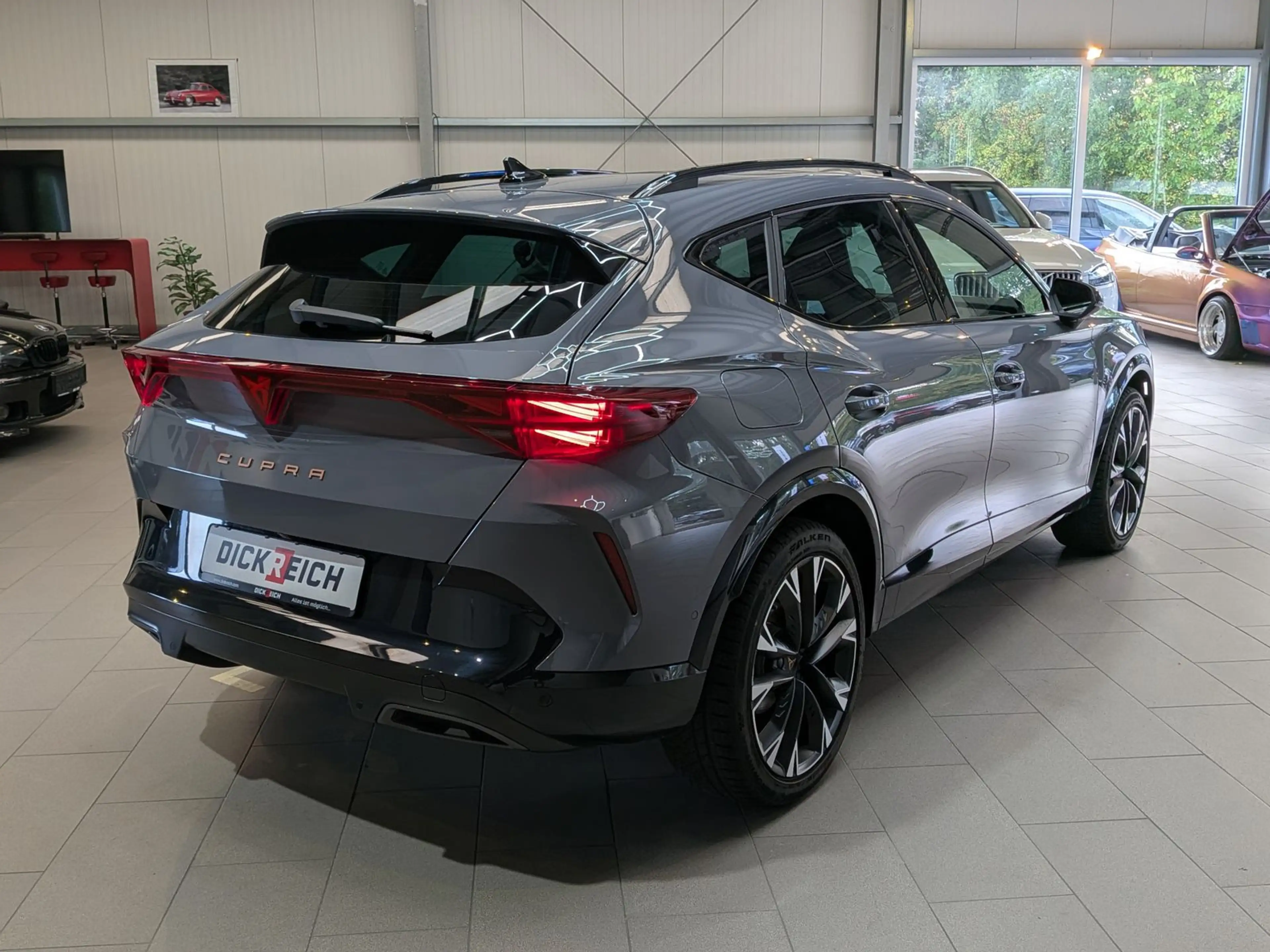 CUPRA Formentor 1.5 eTSI Pano Sennh DCC Matrix AHK 19" — photo 4