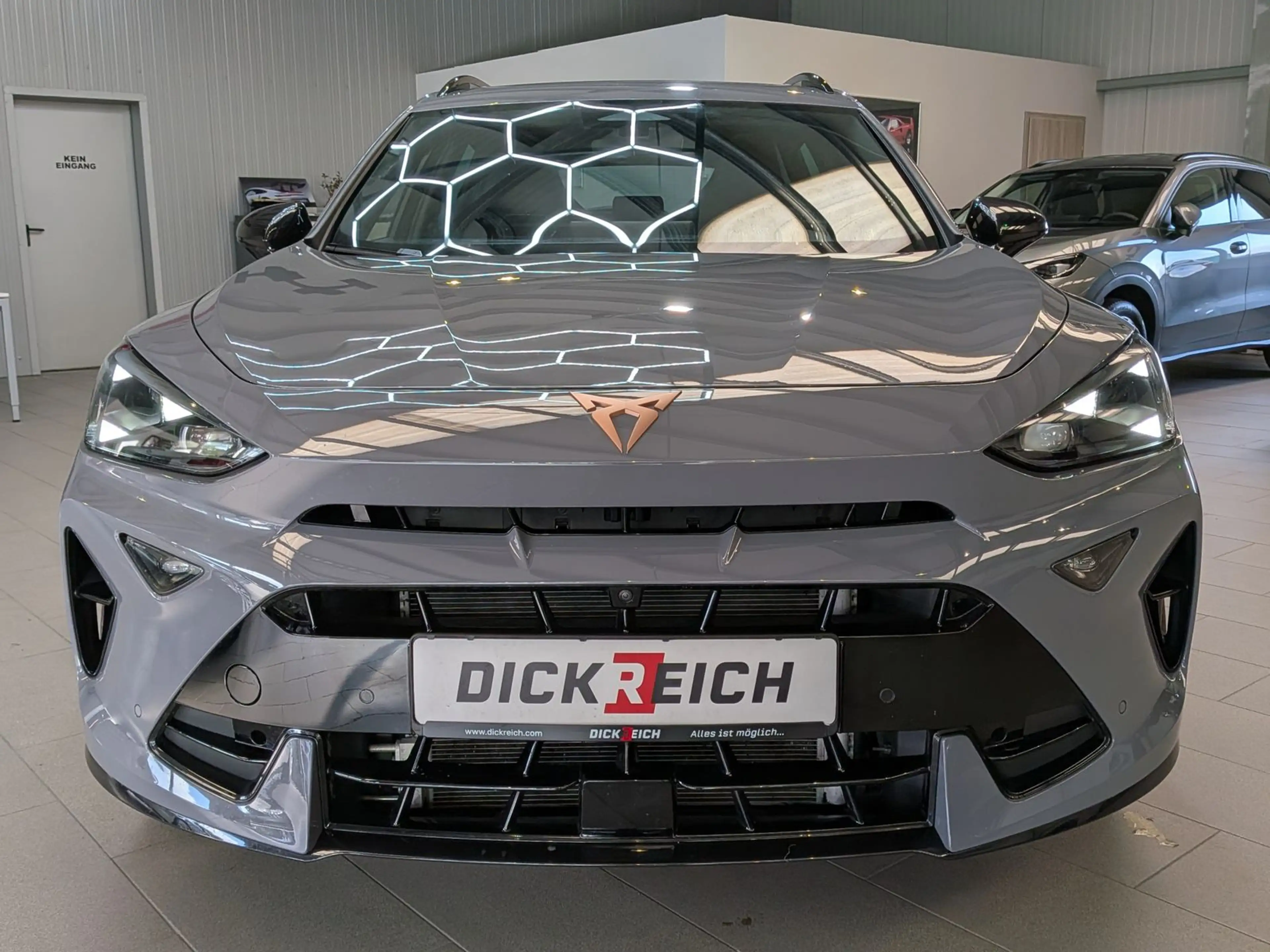 CUPRA Formentor 1.5 eTSI Pano Sennh DCC Matrix AHK 19" — photo 9