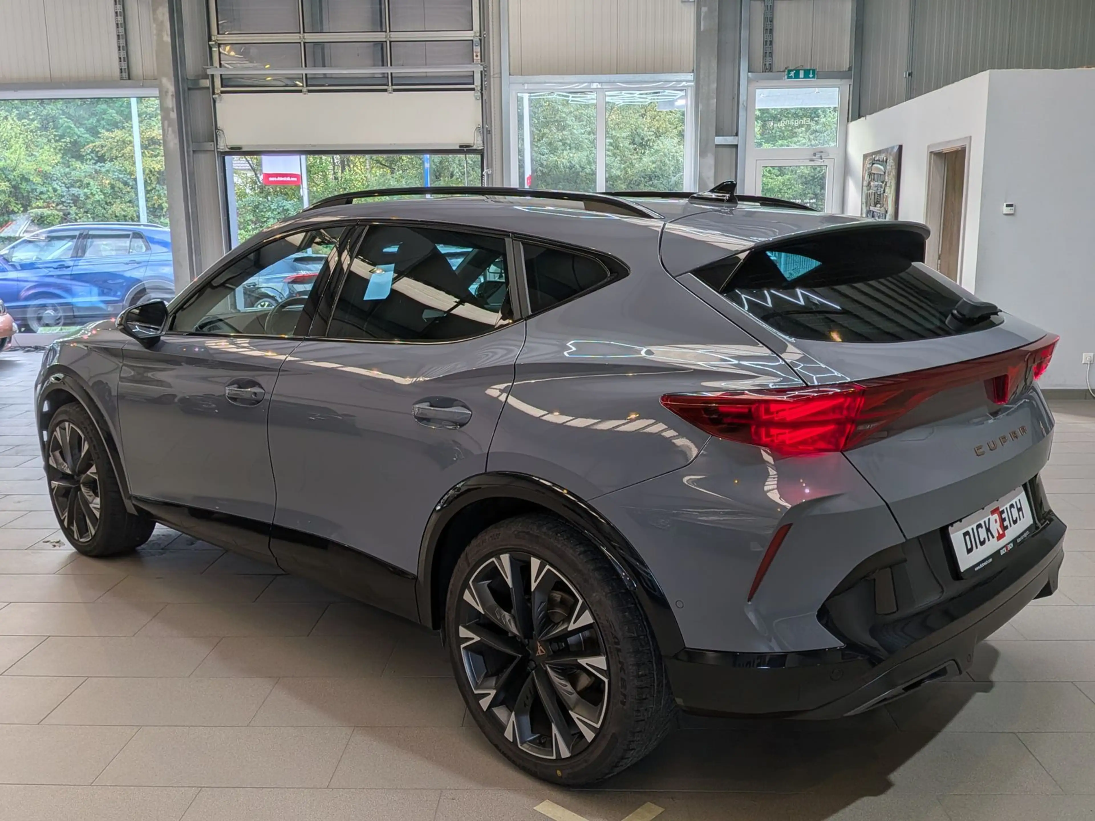 CUPRA Formentor 1.5 eTSI Pano Sennh DCC Matrix AHK 19" — photo 6