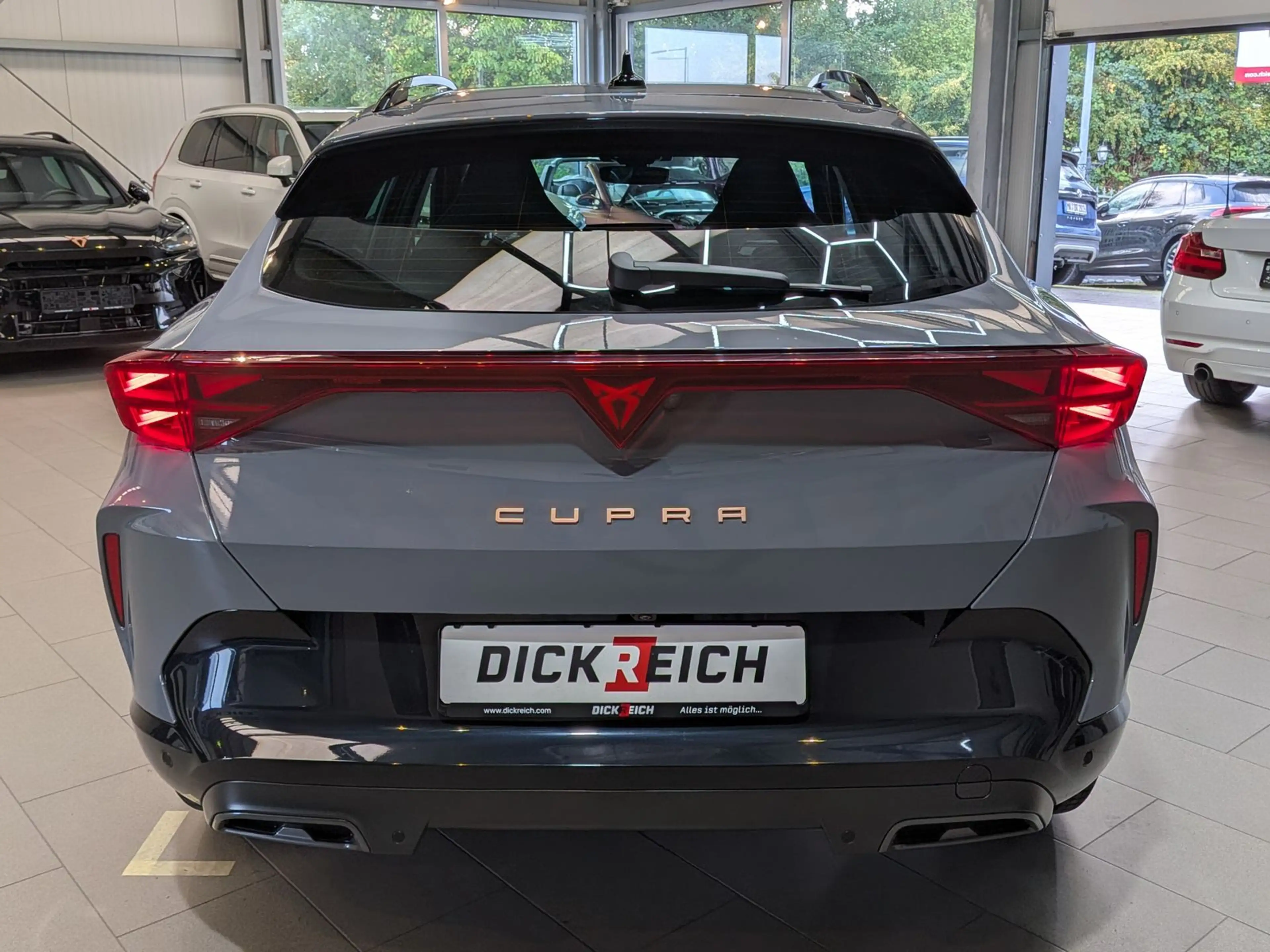 CUPRA Formentor 1.5 eTSI Pano Sennh DCC Matrix AHK 19" — photo 5
