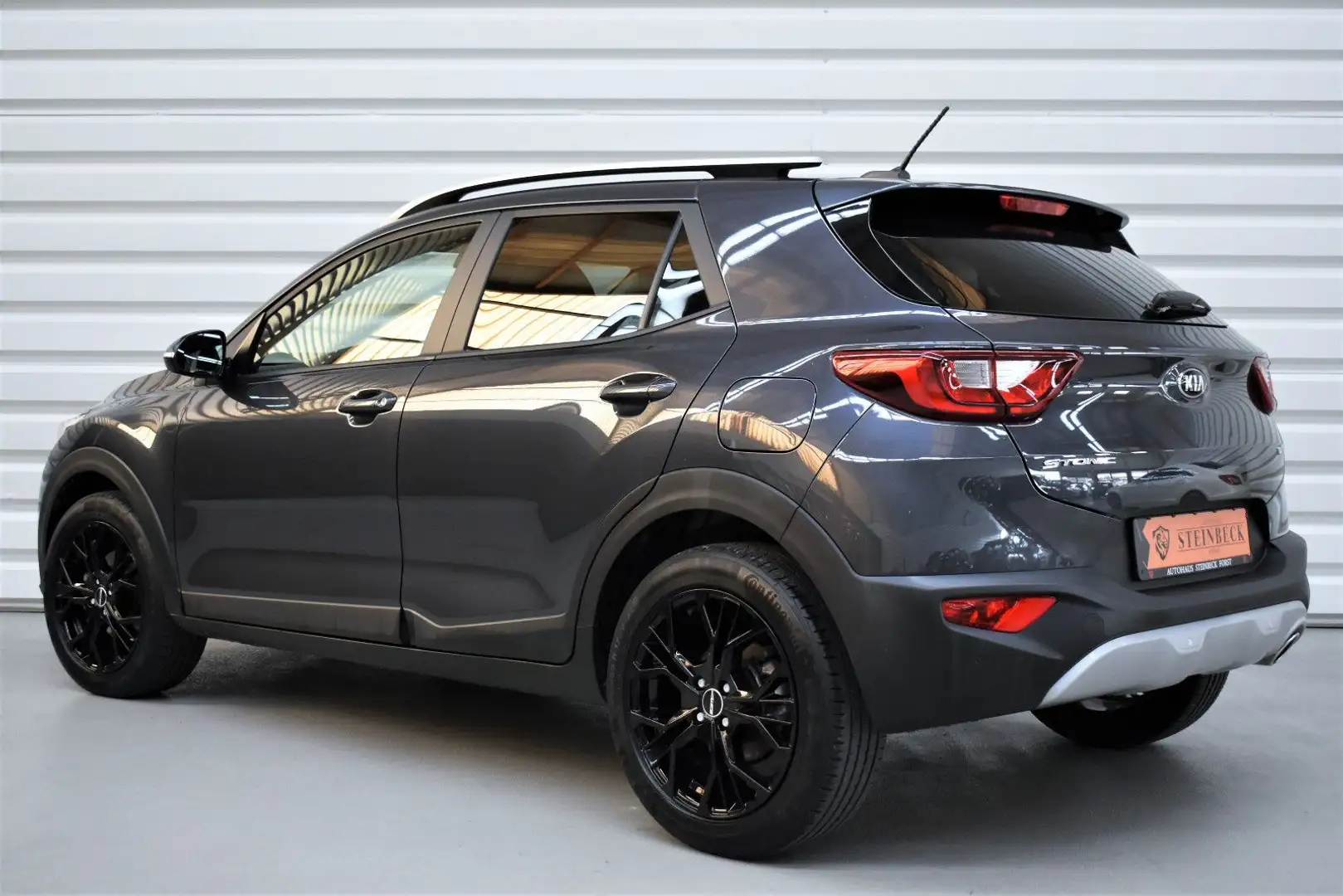 Kia Stonic Vision+LED+SHZ+LHZ+PDC+39.200KM Grau - 2