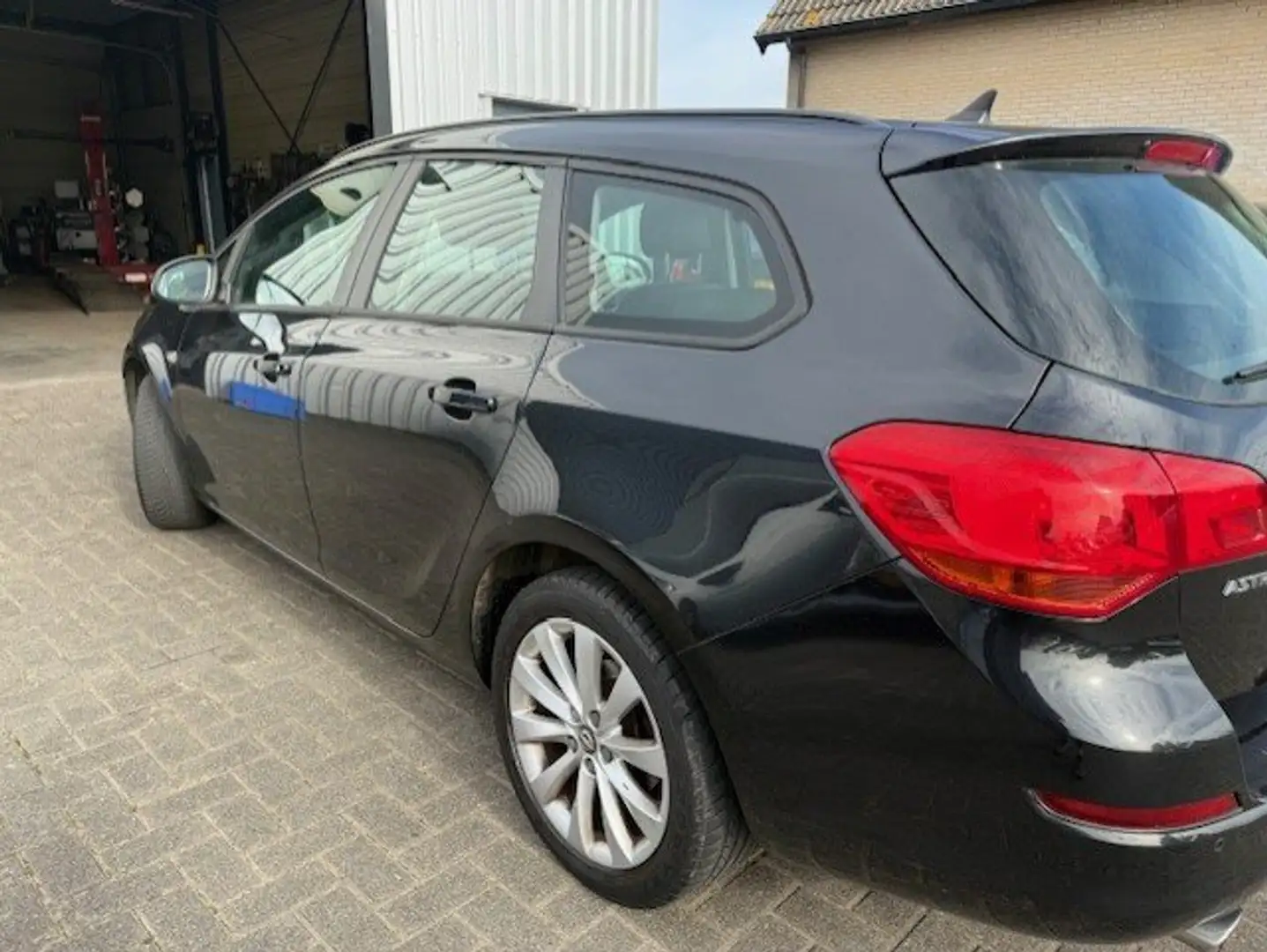 Opel Astra 1.4 Turbo Sport automaat Zwart - 2