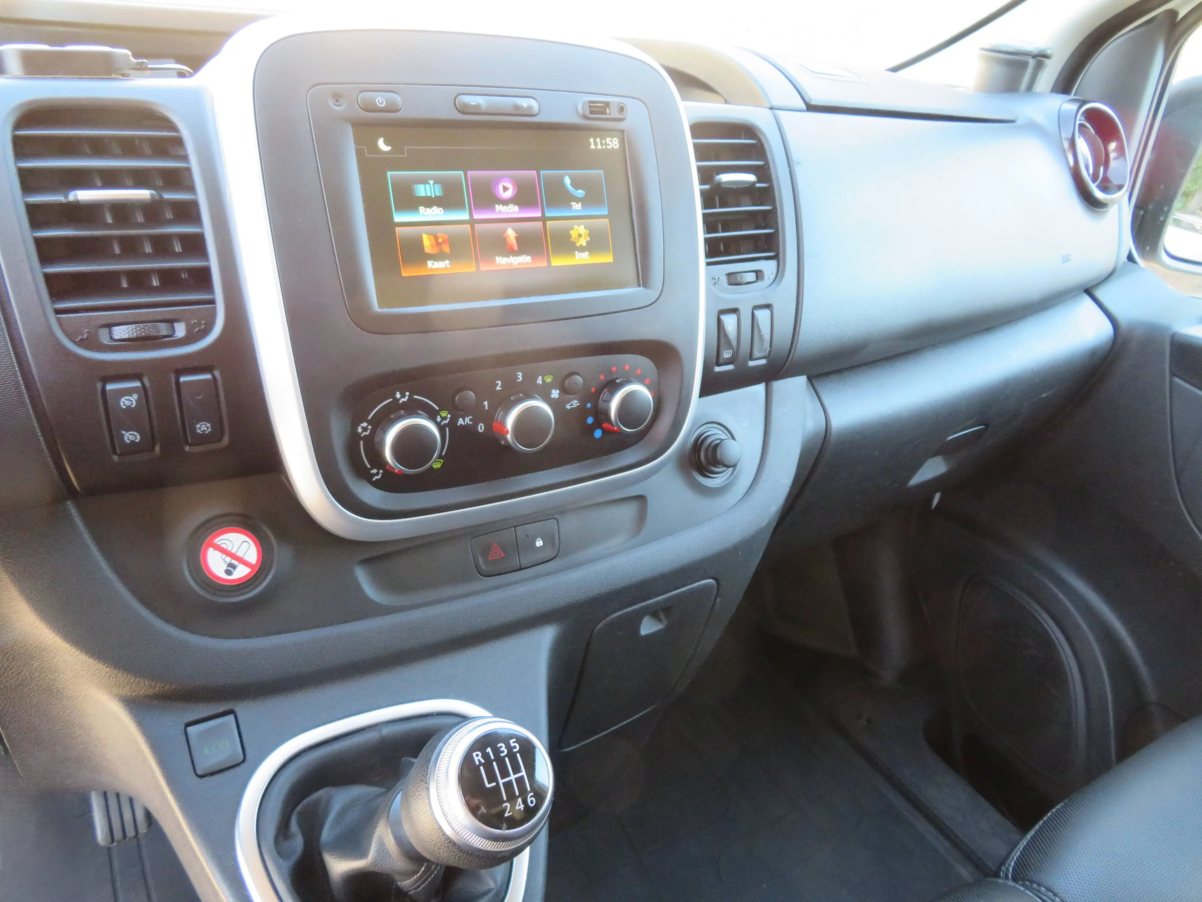 Renault Trafic 2.0dCi - L1H1 — photo 12