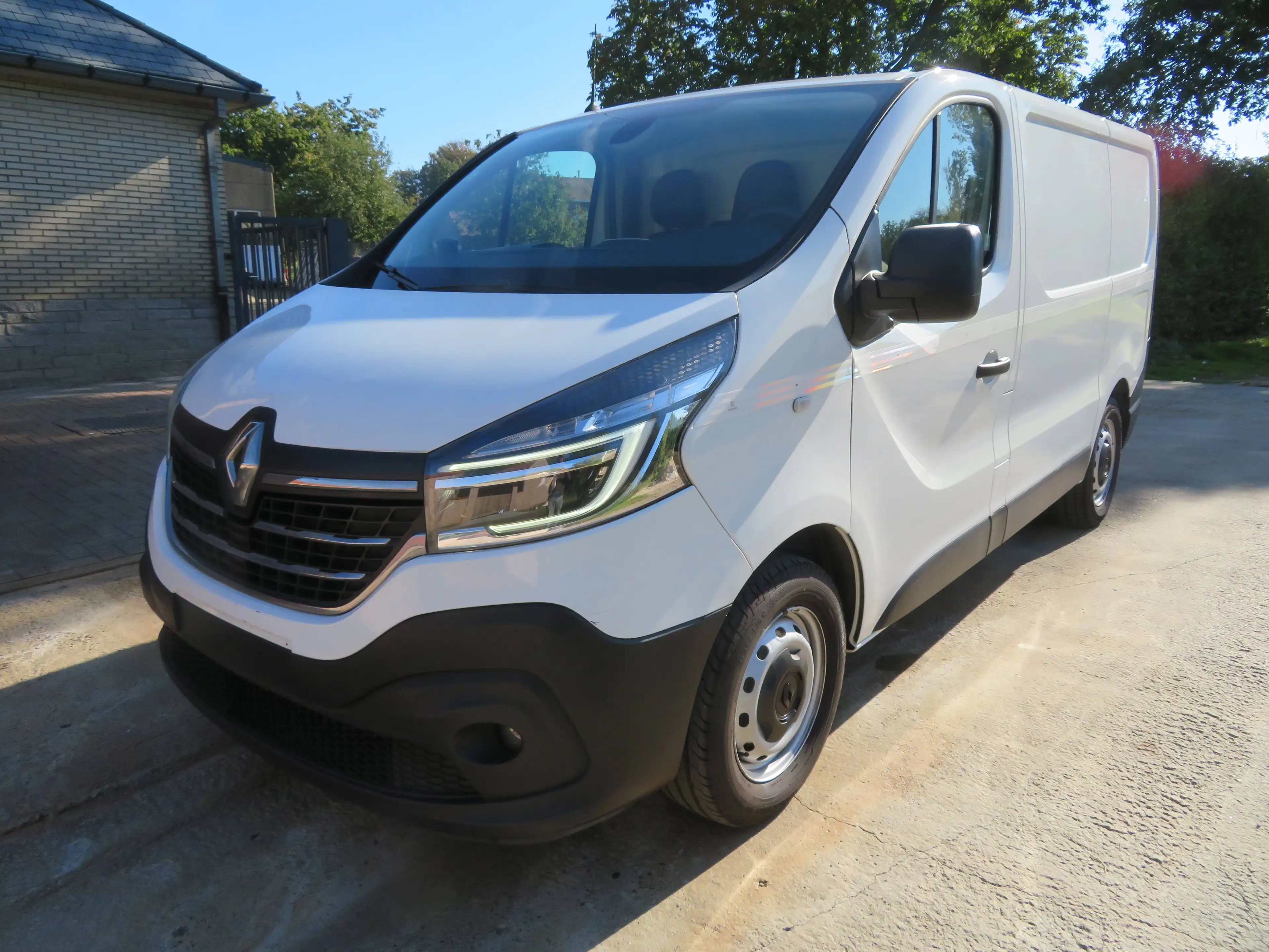 Renault Trafic 2.0dCi - L1H1 — photo 3