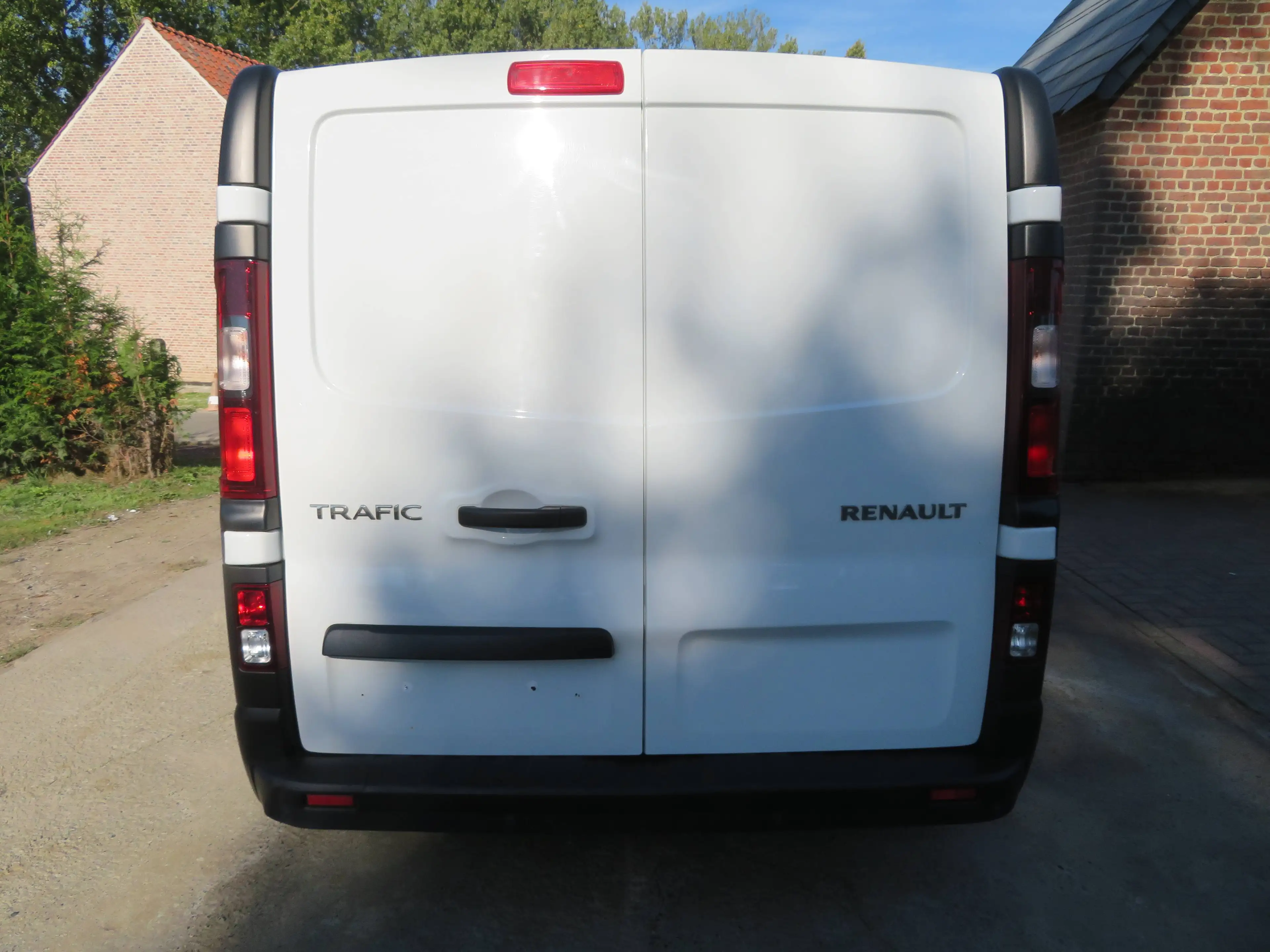 Renault Trafic 2.0dCi - L1H1 — photo 6