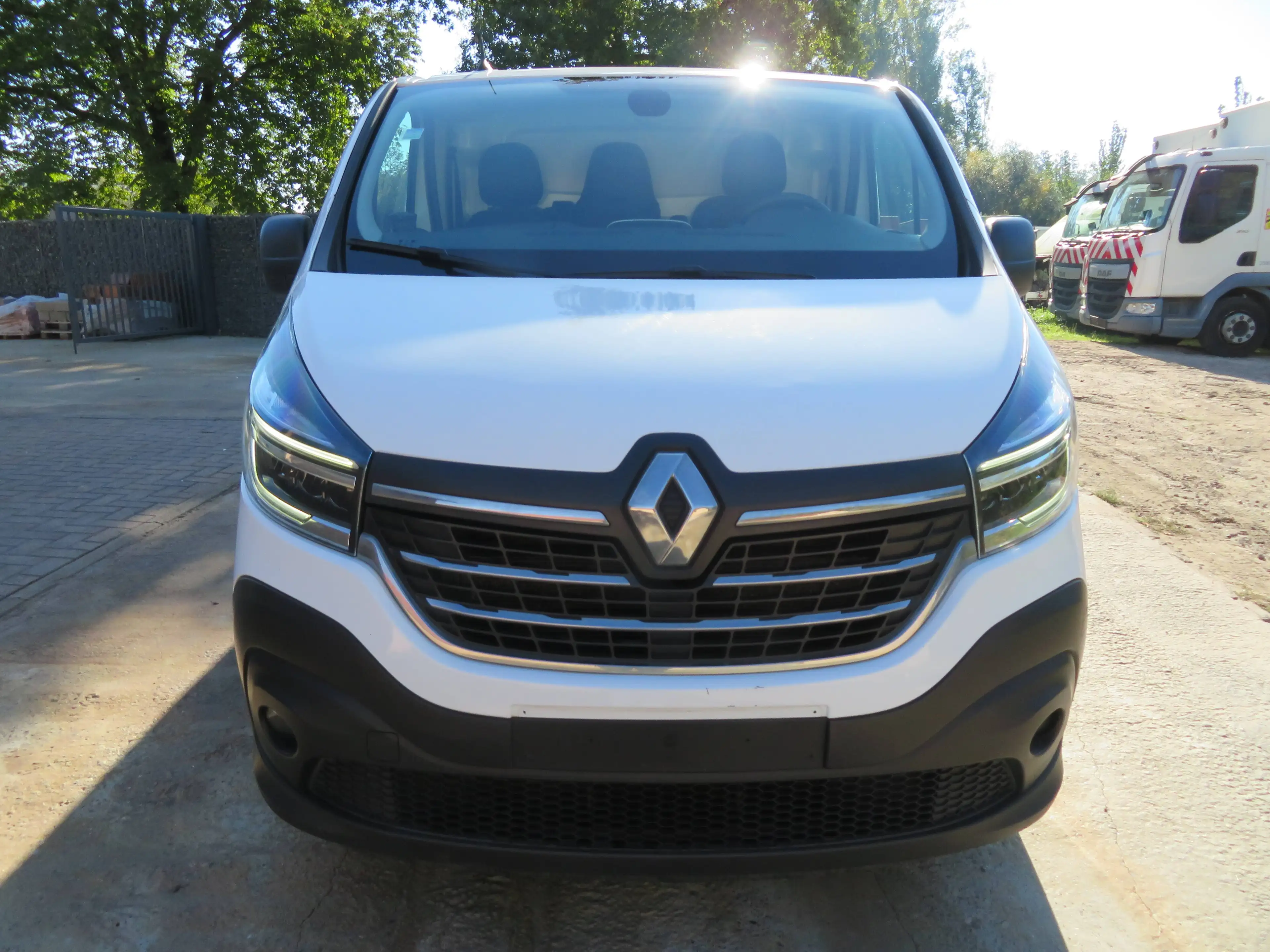 Renault Trafic 2.0dCi - L1H1 — photo 2