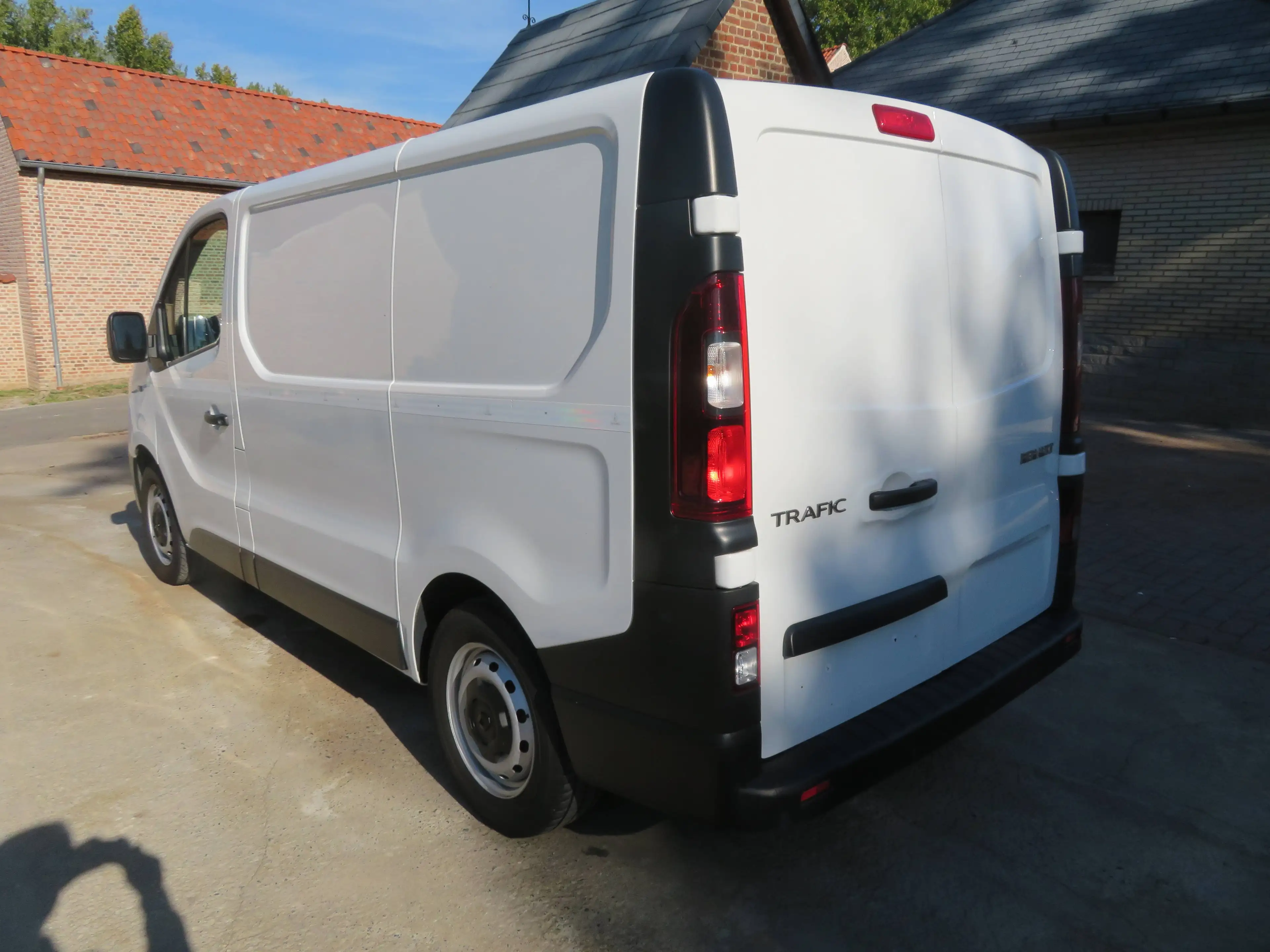 Renault Trafic 2.0dCi - L1H1 — photo 5