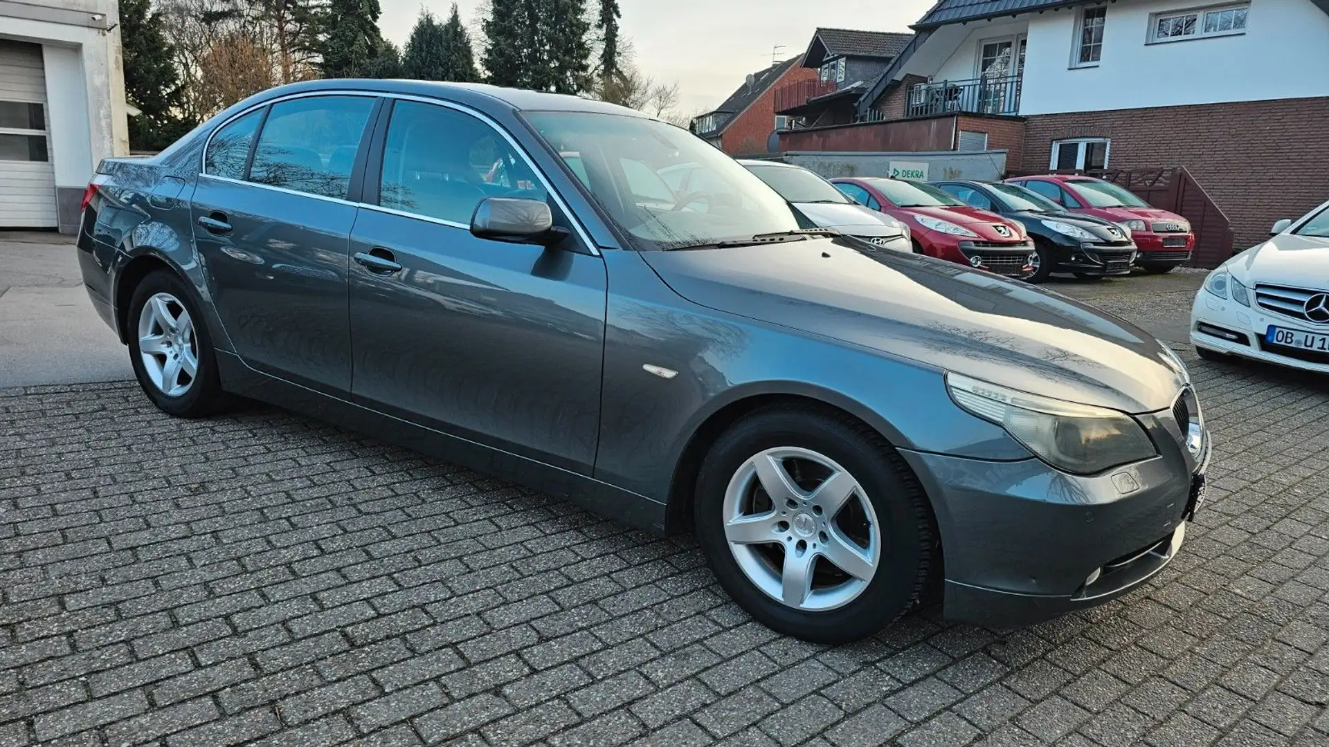 BMW 530 5 Limousine 530i,Leder,Navi,PDC Grau - 2
