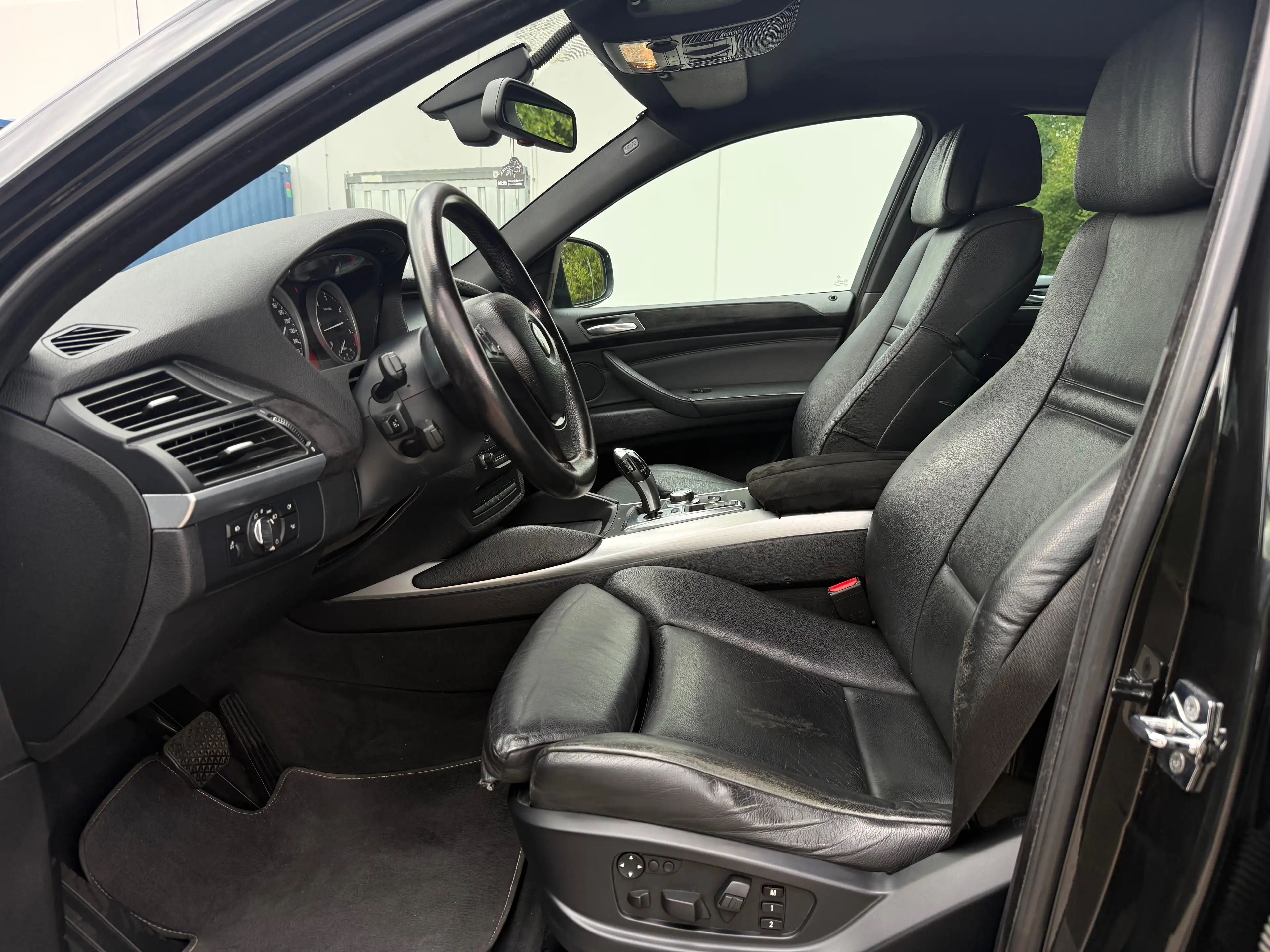 BMW X6 xDrive 35 d - All Black - Top Optik - Finanzierung — photo 9