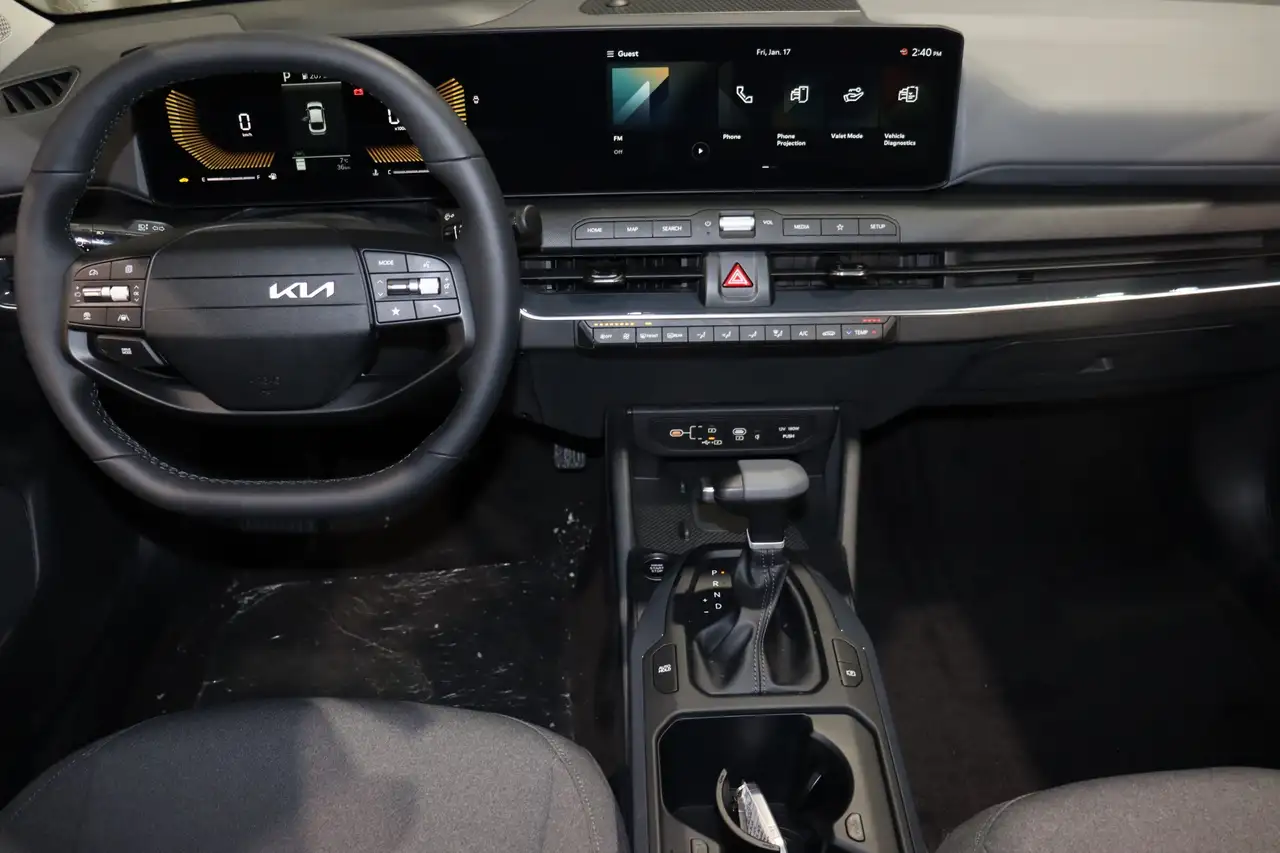 Kia K4 снимка Kia K4