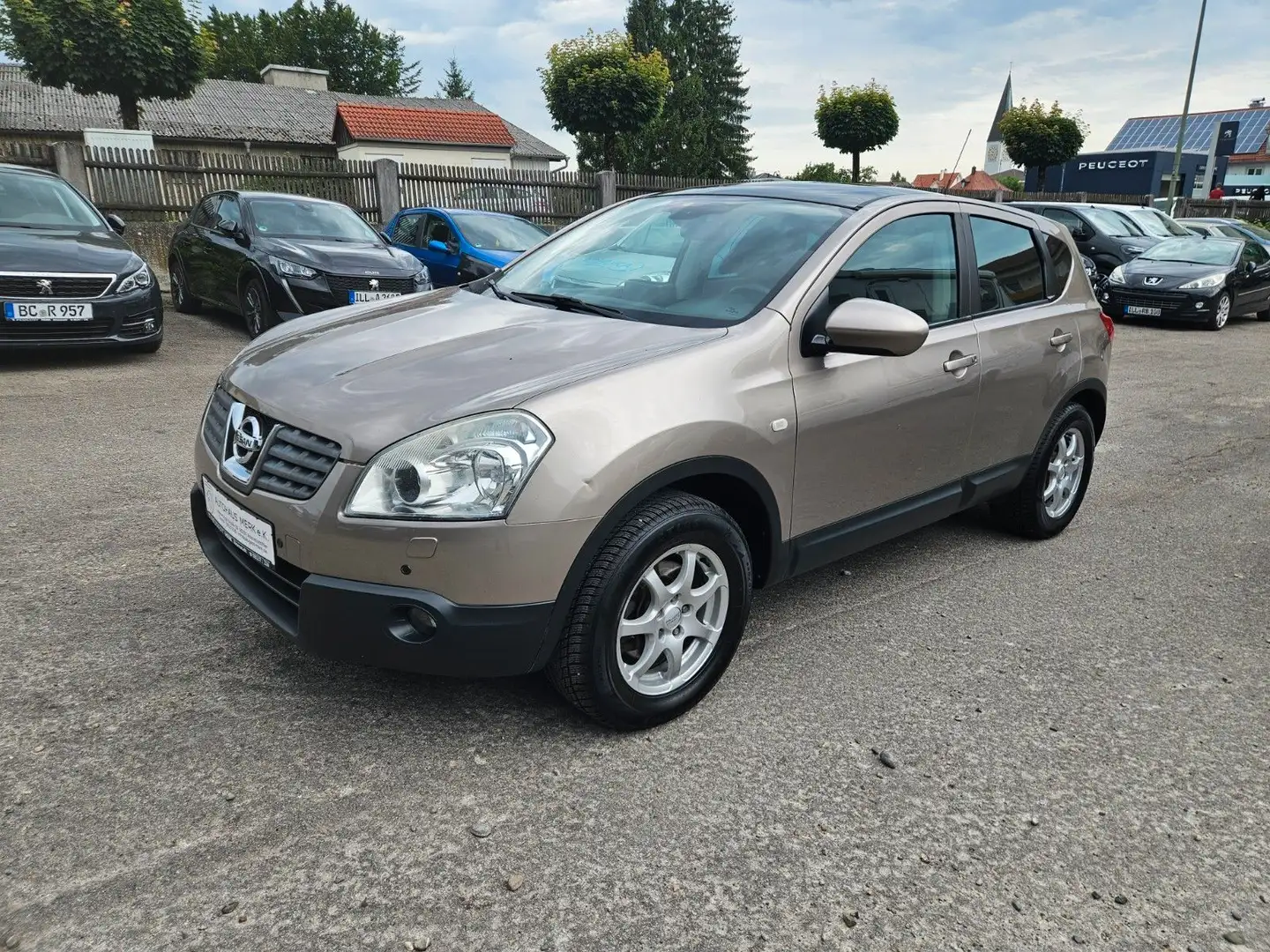 Nissan Qashqai Tekna 4X4, AHK,8-fach,Leder,SHZ Braun - 1