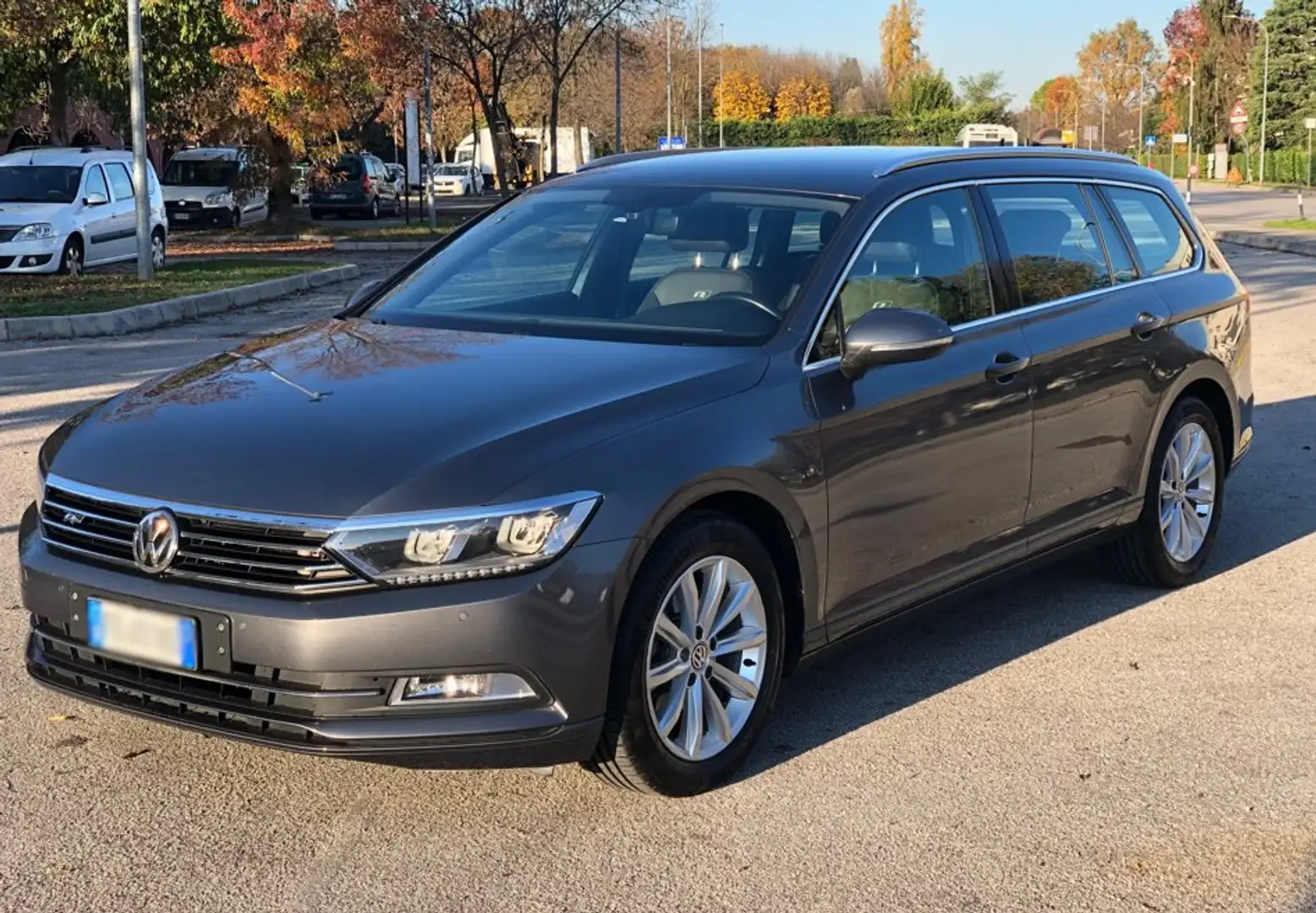 Volkswagen Passat Variant R - LINE Grigio - 2